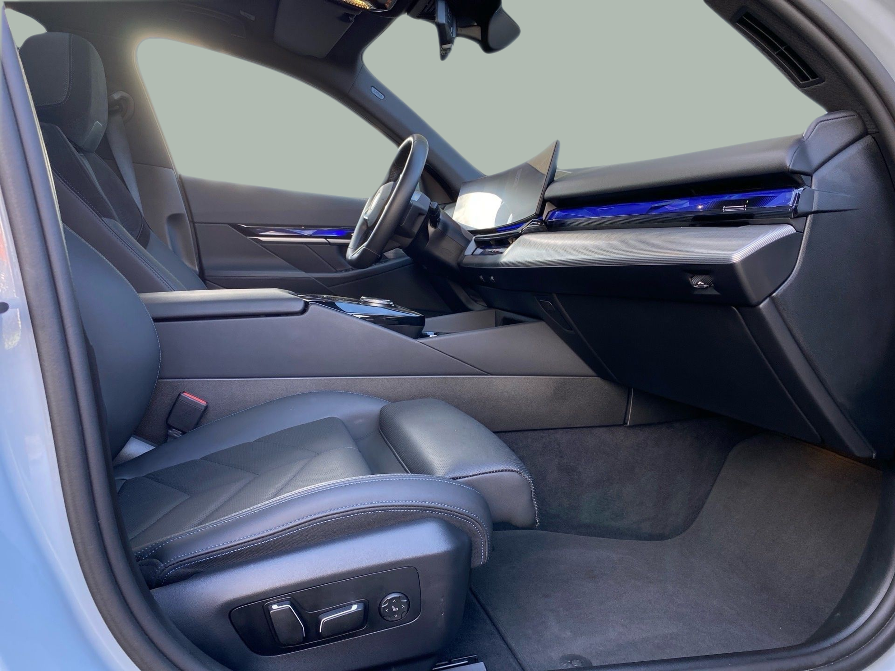 BMW i5 eDrive40 color Gris. Año 2024. 250KW(340CV). Elétrico. En concesionario Caetano Cascais de Cascais