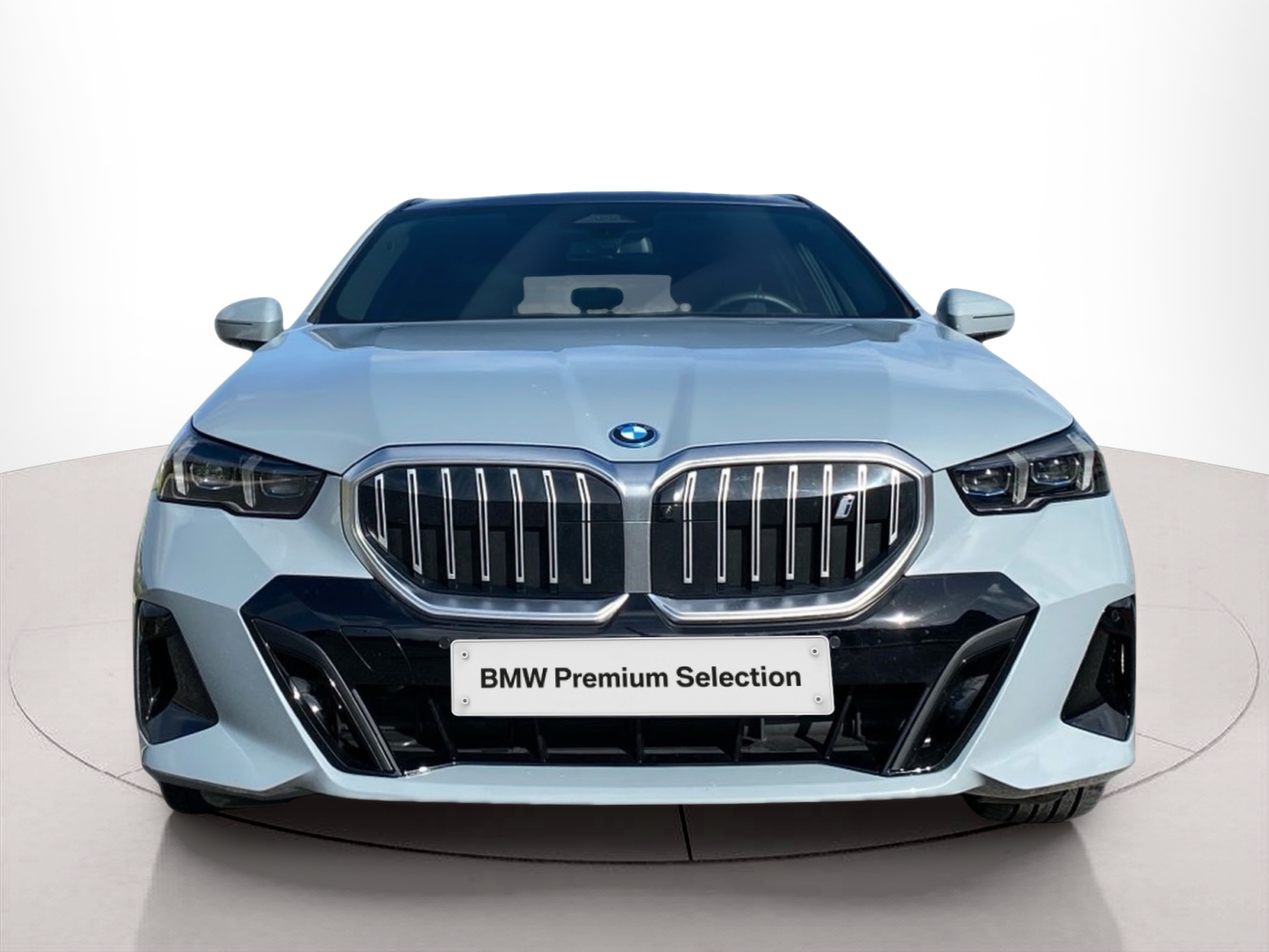 BMW i5 eDrive40 color Gris. Año 2024. 250KW(340CV). Elétrico. En concesionario Caetano Cascais de Cascais