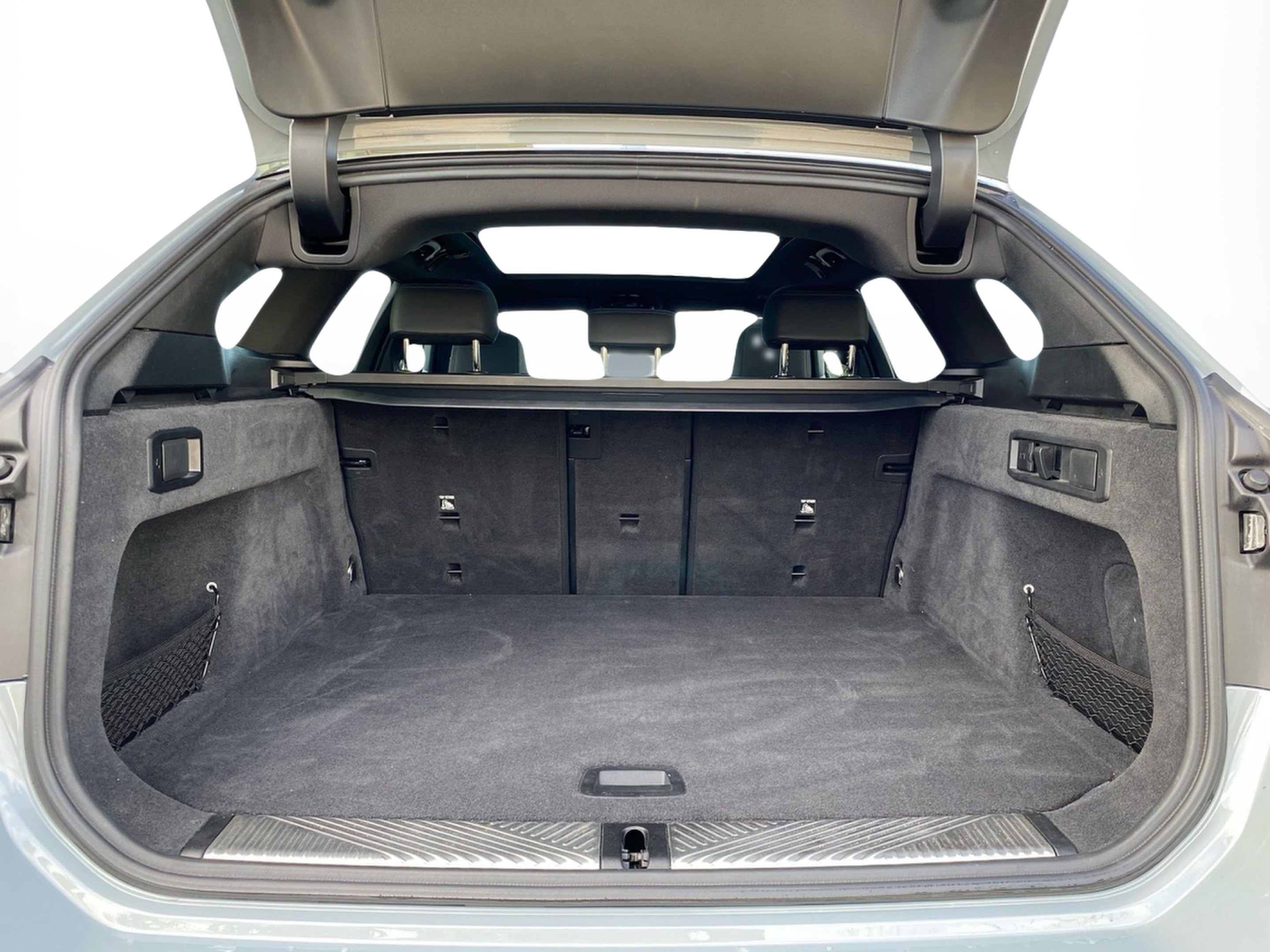 BMW i5 eDrive40 color Gris. Año 2024. 250KW(340CV). Elétrico. En concesionario Caetano Cascais de Cascais