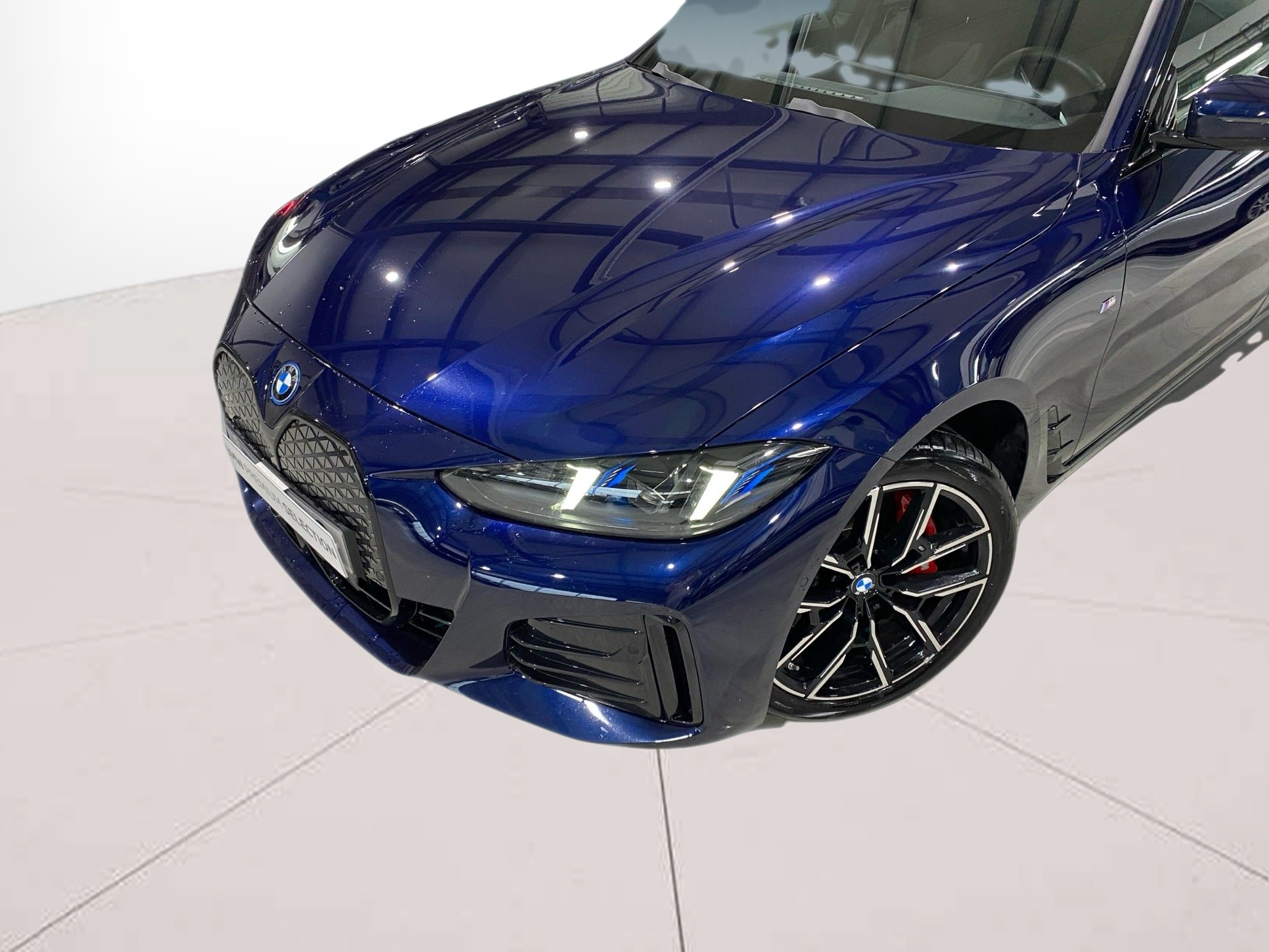 BMW i4 i4 eDrive40 color Azul. Año 2025. 250KW(340CV). Elétrico. En concesionario Caetano Baviera Cascais de Cascais