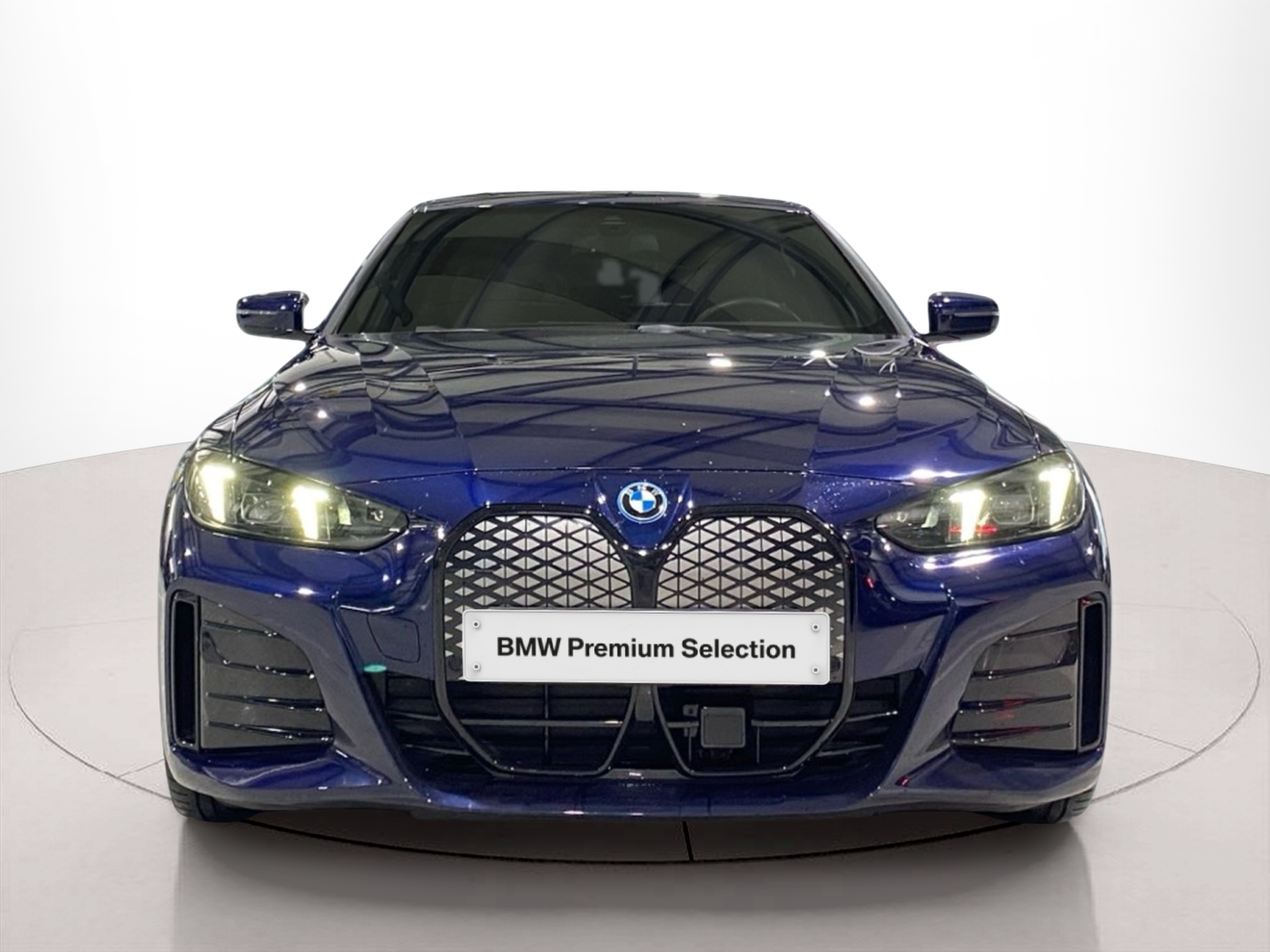 Fotos de BMW i4 i4 eDrive40 color Azul. Año 2025. 250KW(340CV). Elétrico. En concesionario Caetano Baviera Cascais de Cascais