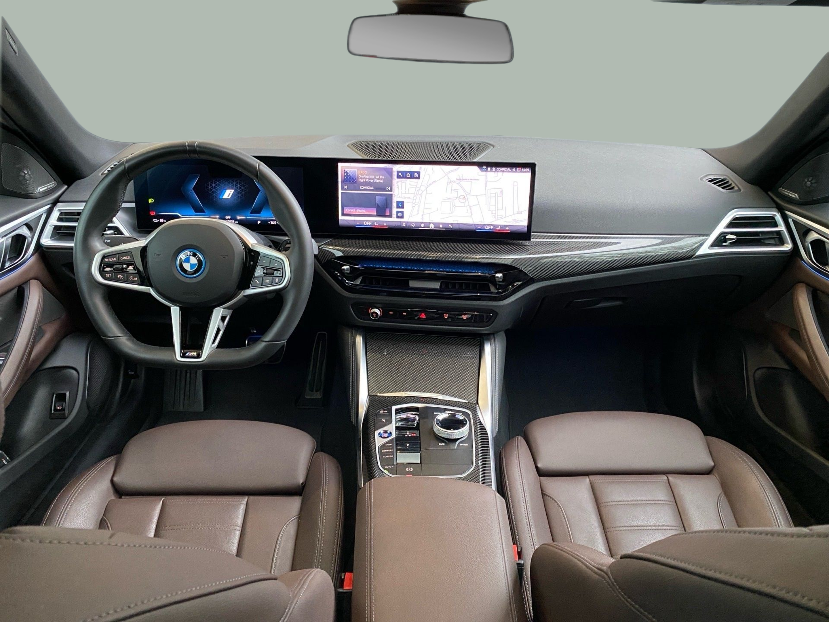 BMW i4 i4 eDrive40 color Azul. Año 2025. 250KW(340CV). Elétrico. En concesionario Caetano Baviera Cascais de Cascais