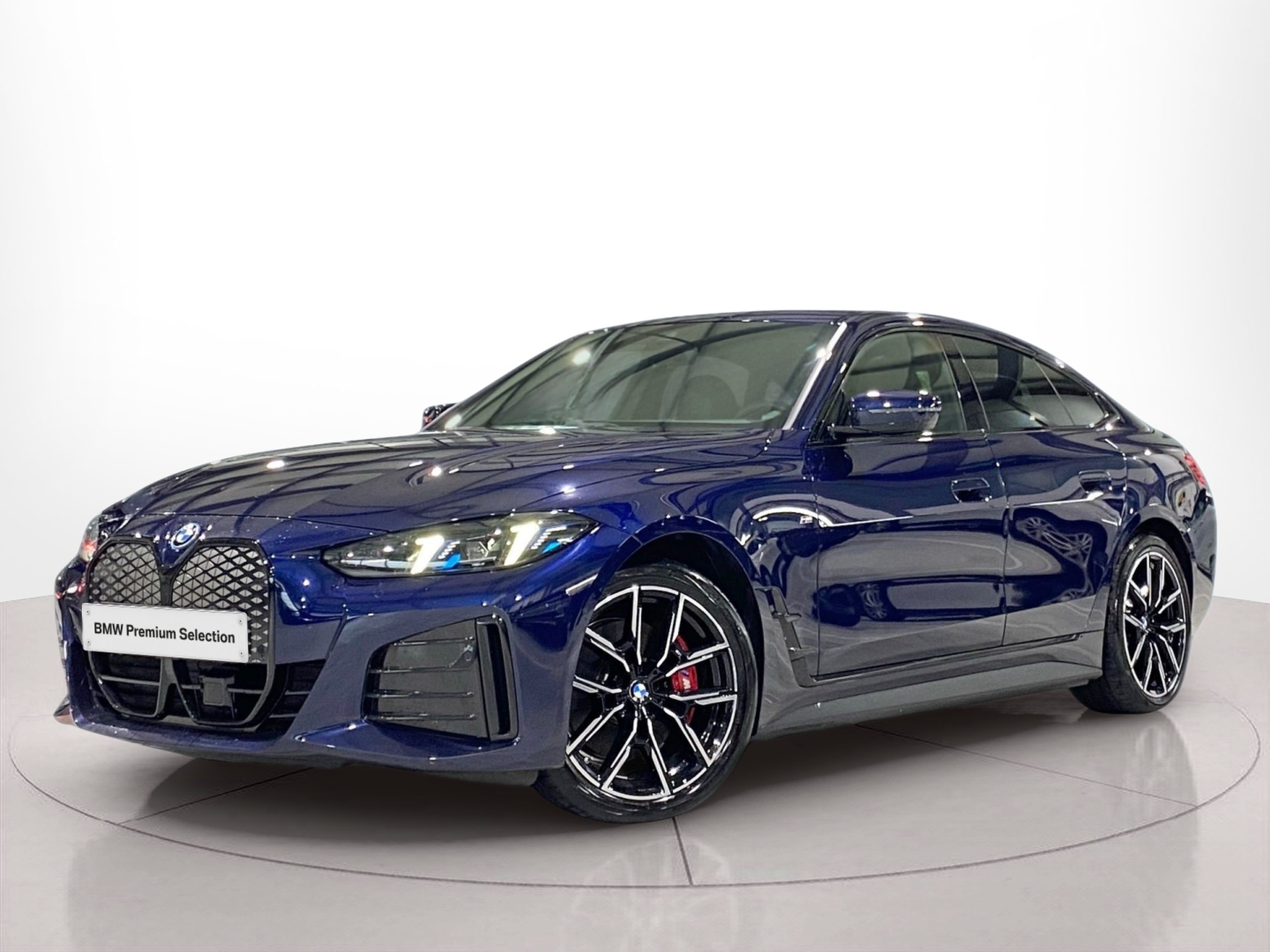 Fotos de BMW i4 i4 eDrive40 color Azul. Año 2025. 250KW(340CV). Elétrico. En concesionario Caetano Baviera Cascais de Cascais