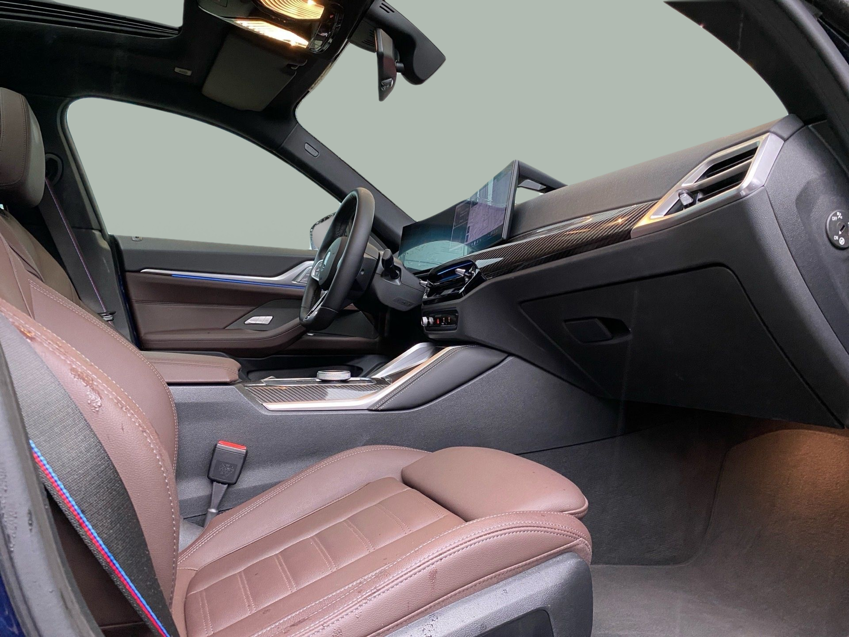 BMW i4 i4 eDrive40 color Azul. Año 2025. 250KW(340CV). Elétrico. En concesionario Caetano Baviera Cascais de Cascais