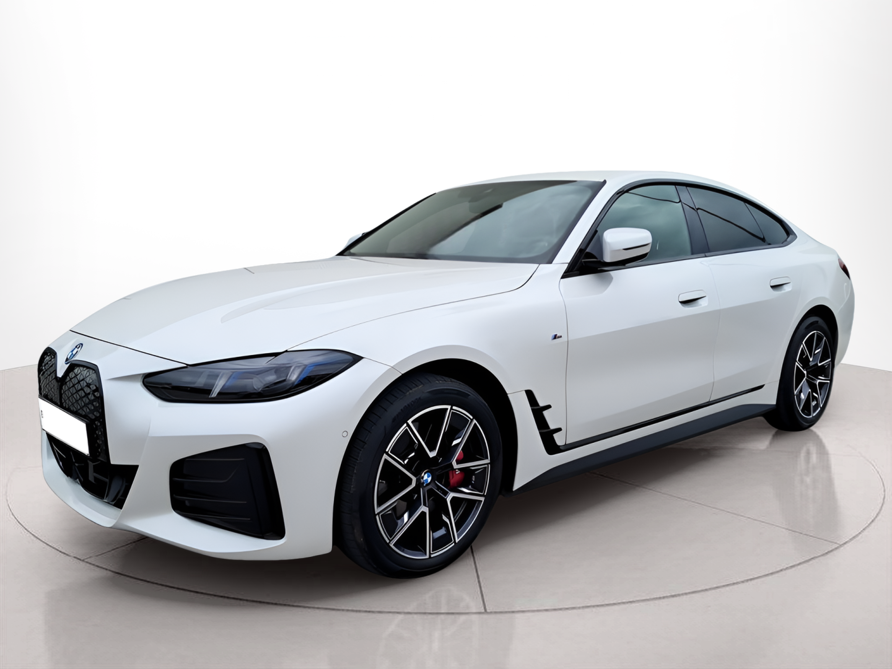 Fotos de BMW i4 i4 eDrive40 color Blanco. Año 2025. 250KW(340CV). Elétrico. En concesionario Caetano Baviera Portimão de Portimão