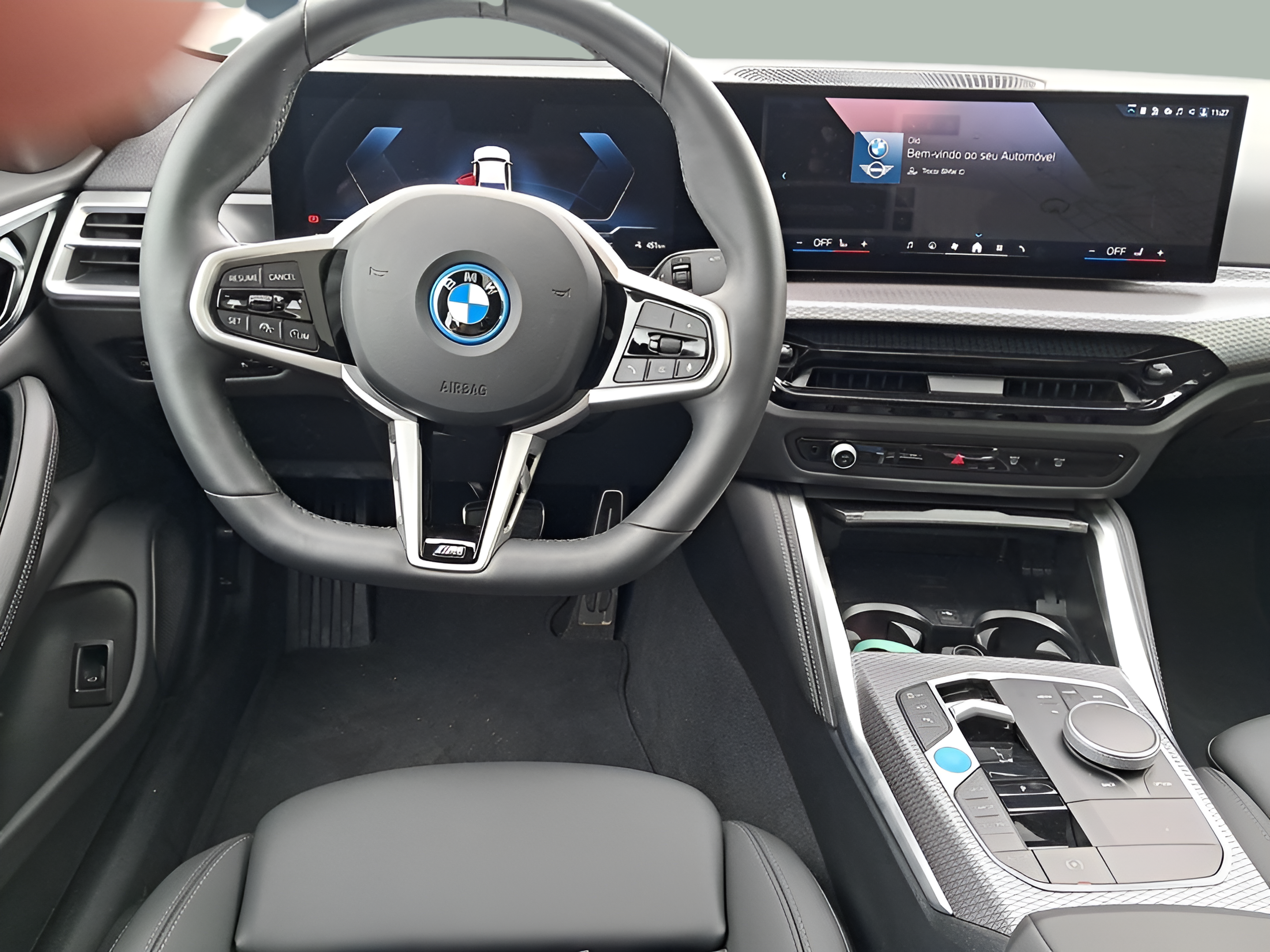 BMW i4 i4 eDrive40 color Blanco. Año 2025. 250KW(340CV). Elétrico. En concesionario Caetano Portimão de Portimão