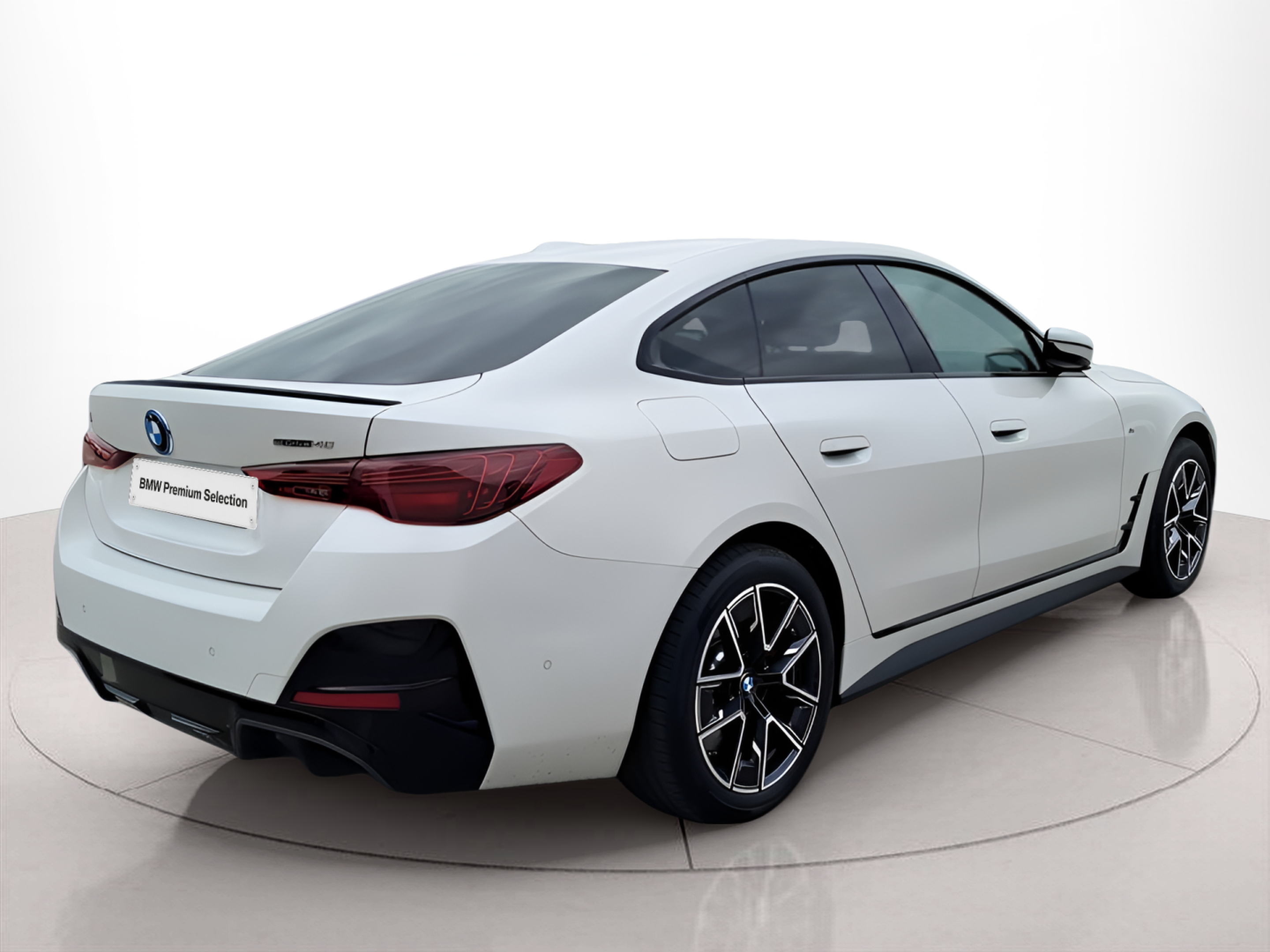 BMW i4 i4 eDrive40 color Blanco. Año 2025. 250KW(340CV). Elétrico. En concesionario Caetano Portimão de Portimão