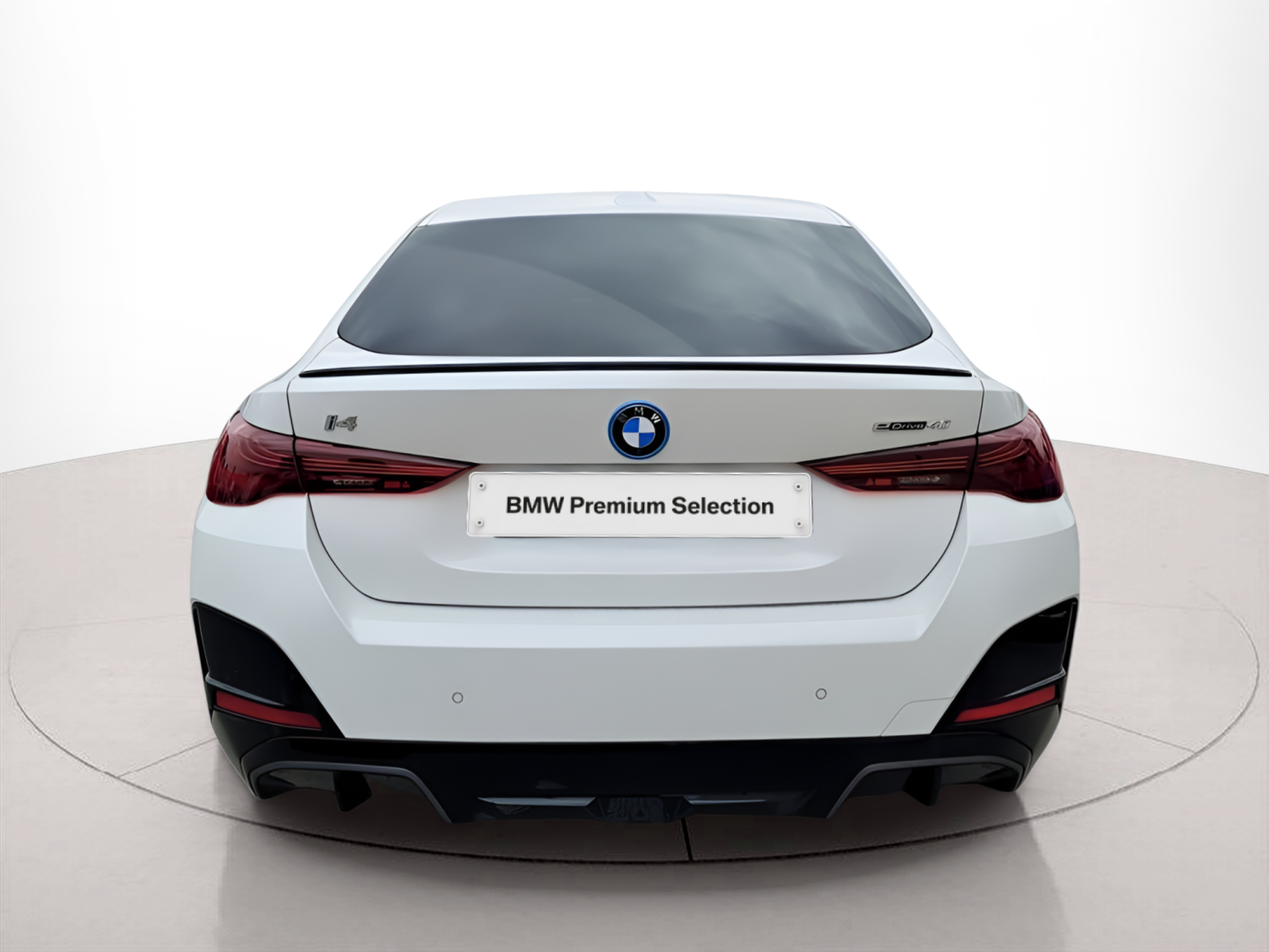 BMW i4 i4 eDrive40 color Blanco. Año 2025. 250KW(340CV). Elétrico. En concesionario Caetano Portimão de Portimão