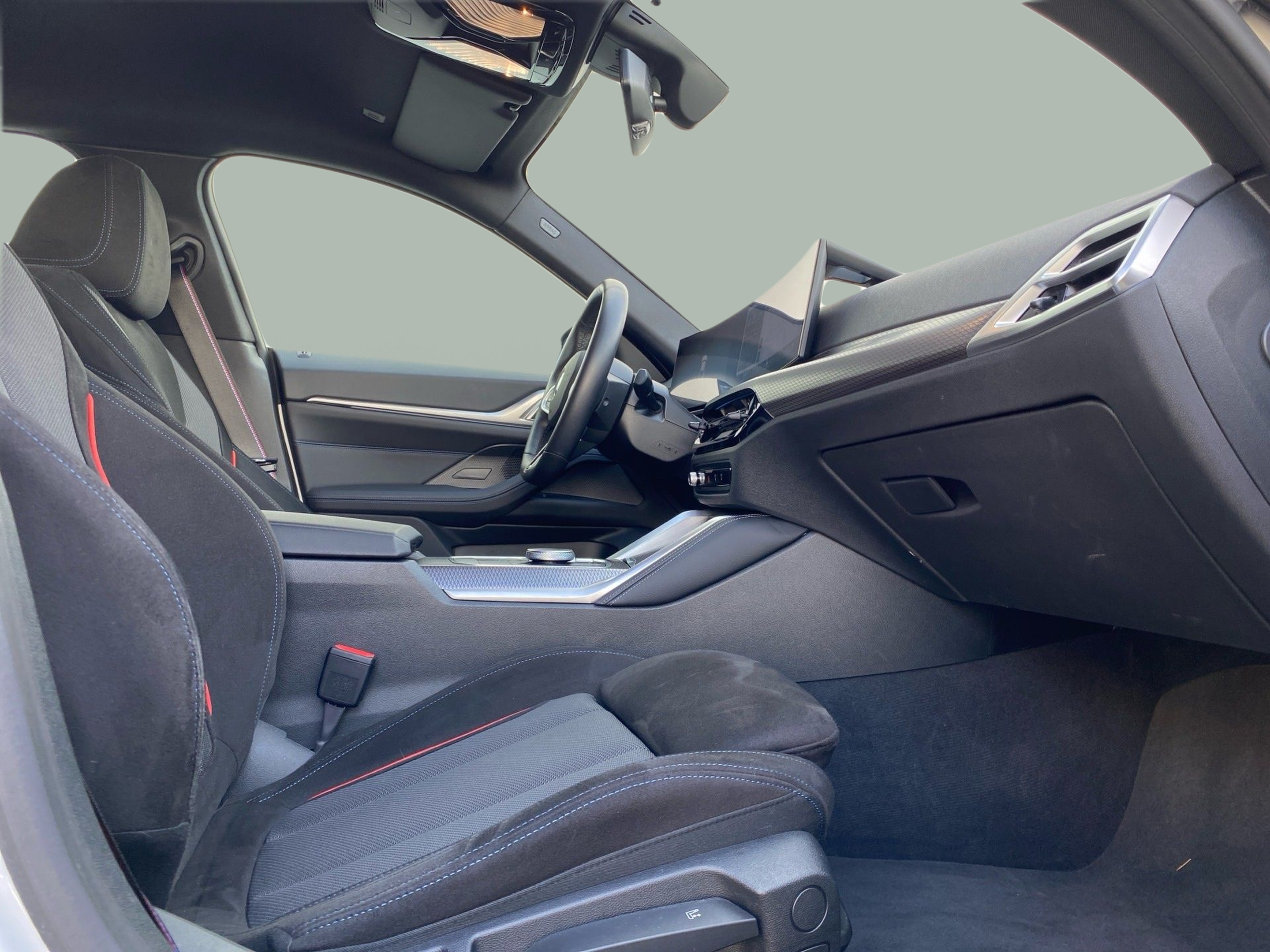 BMW i4 i4 eDrive40 color Blanco. Año 2024. 250KW(340CV). Elétrico. En concesionario Caetano Lisboa de Lisboa