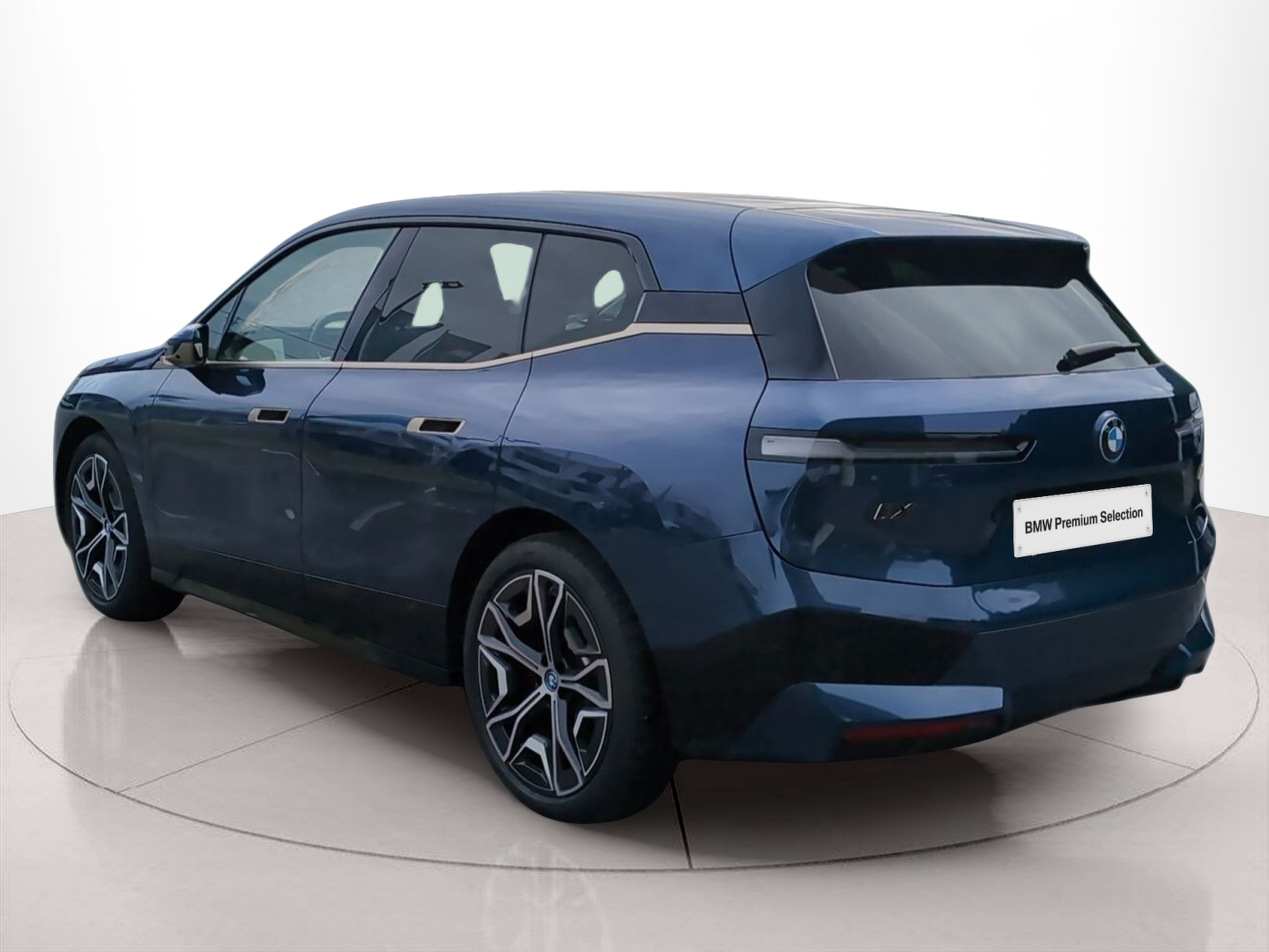 BMW iX M60 color Azul. Año 2023. 455KW(619CV). Elétrico. En concesionario Caetano Santa Maria da Feira de Santa Maria da Feira