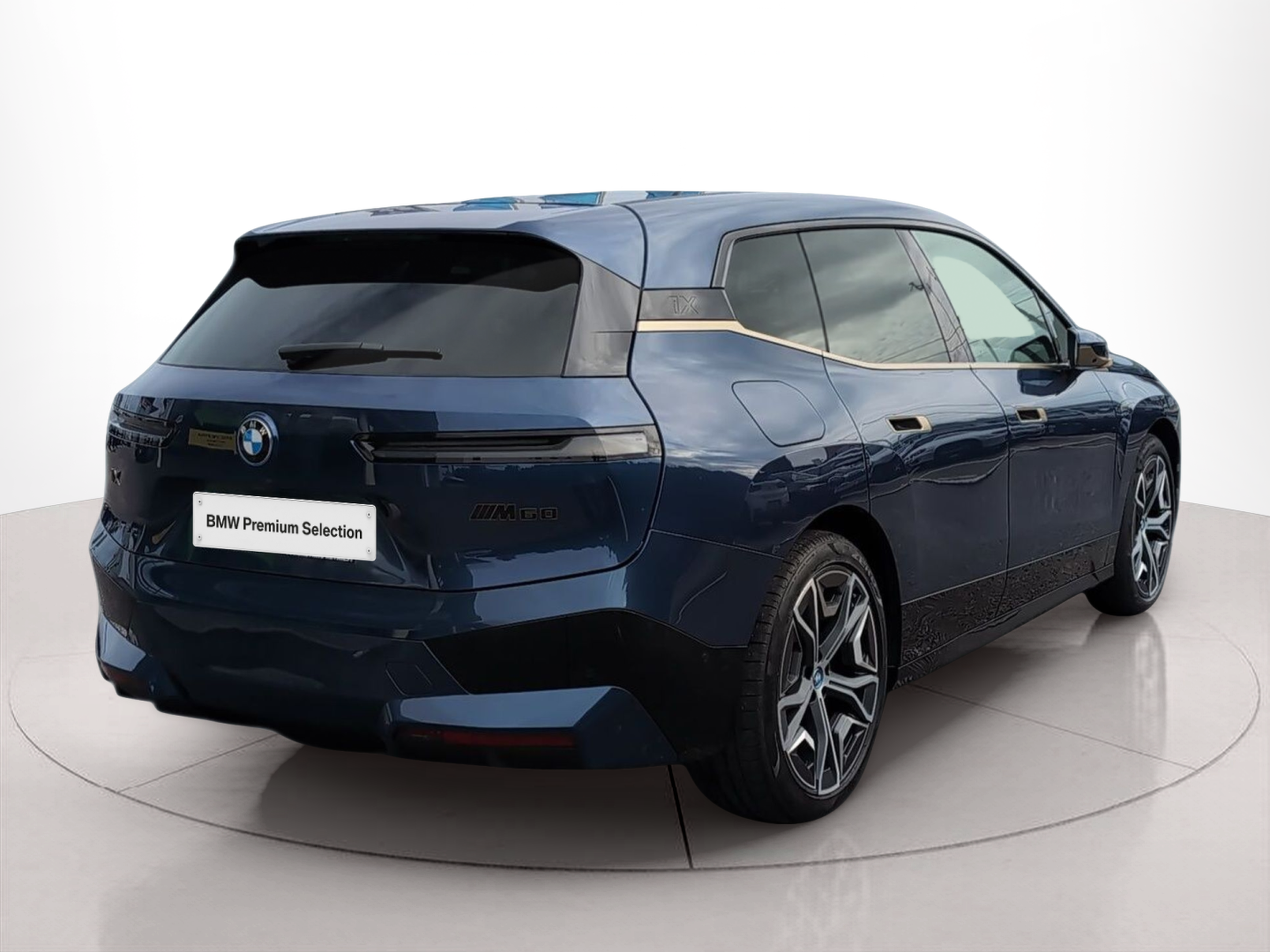 BMW iX M60 color Azul. Año 2023. 455KW(619CV). Elétrico. En concesionario Caetano Aveiro de Aveiro