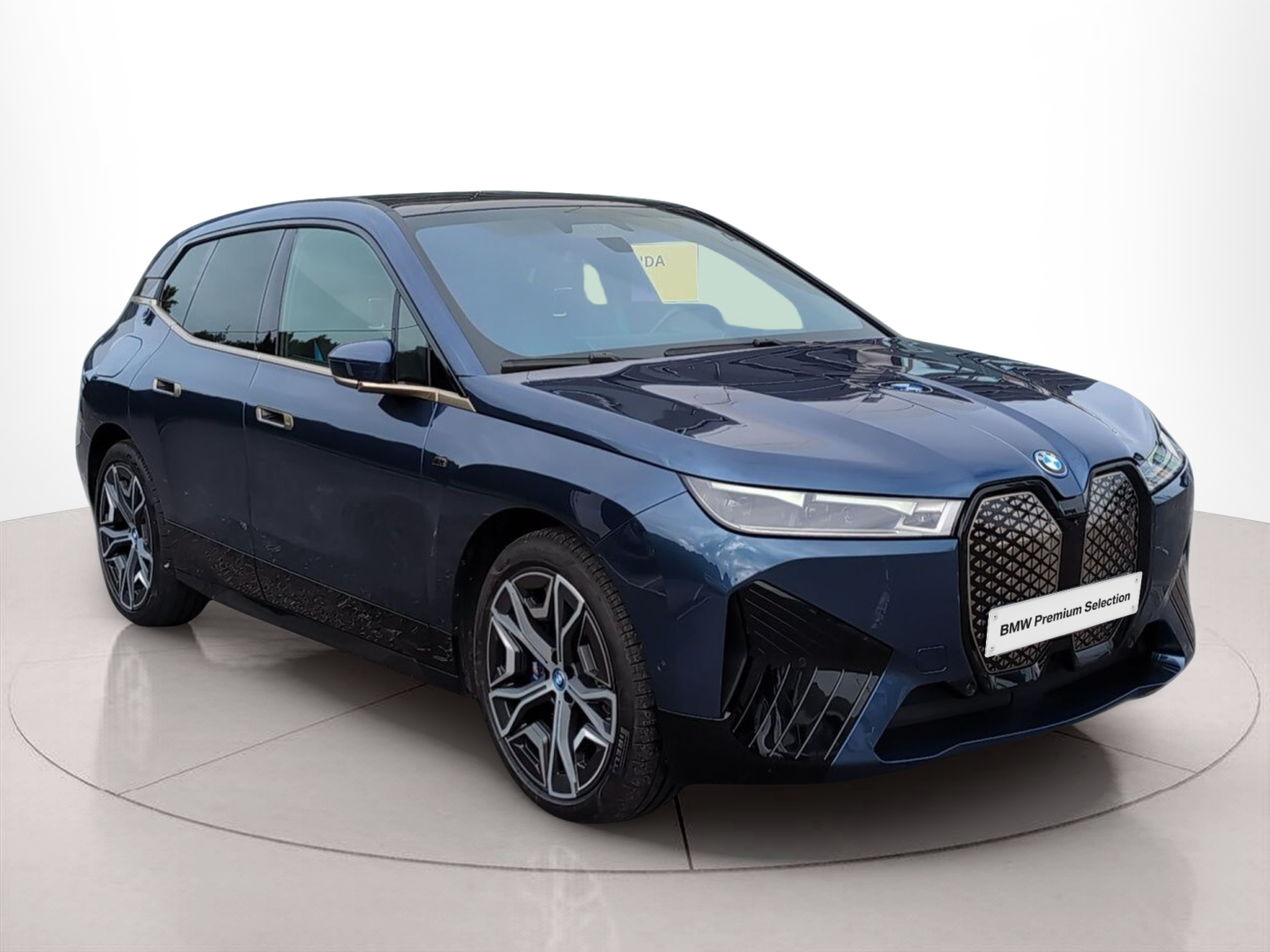 BMW iX M60 color Azul. Año 2023. 455KW(619CV). Elétrico. En concesionario Caetano Aveiro de Aveiro