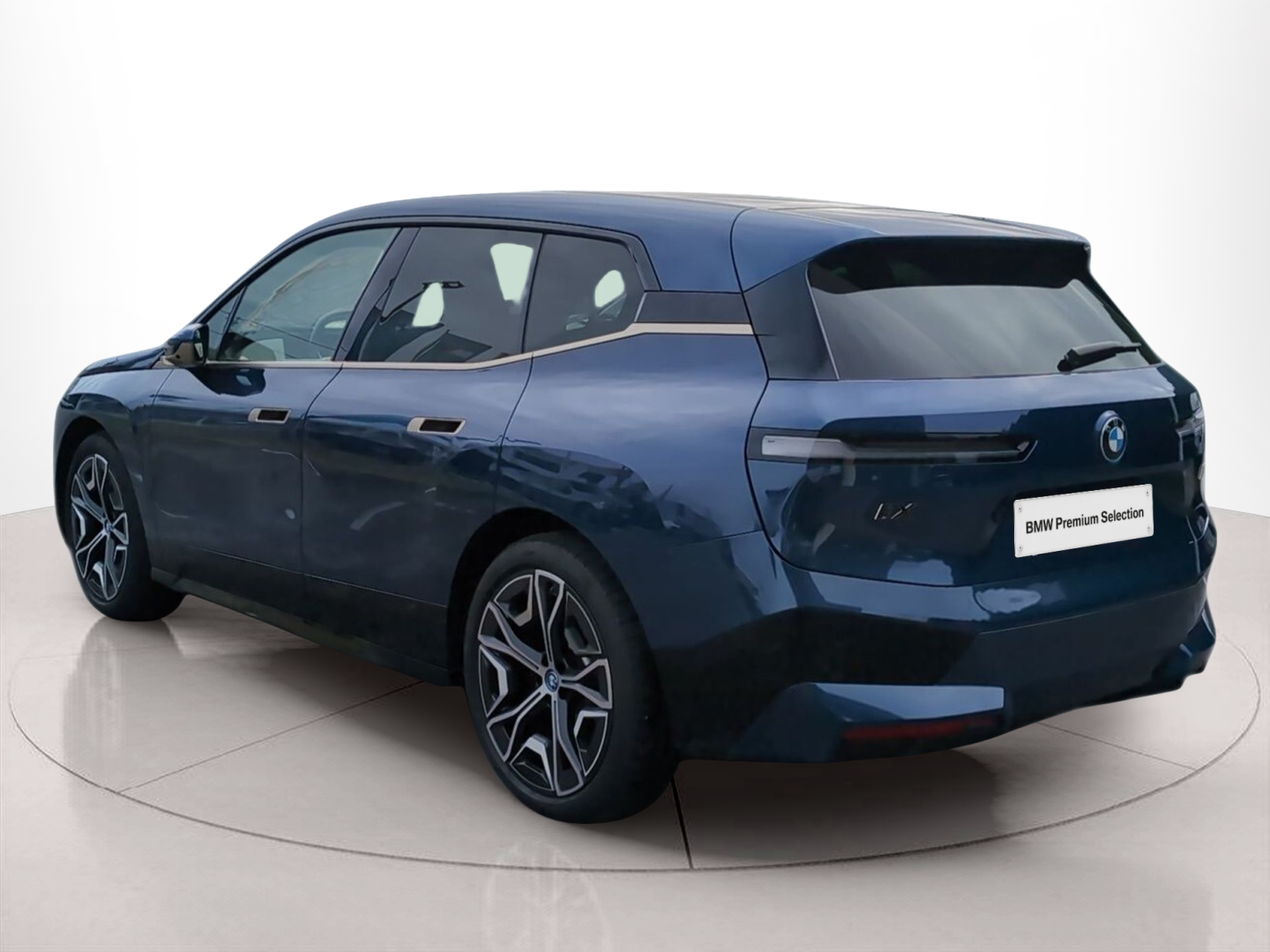 BMW iX M60 color Azul. Año 2023. 455KW(619CV). Elétrico. En concesionario Caetano Aveiro de Aveiro