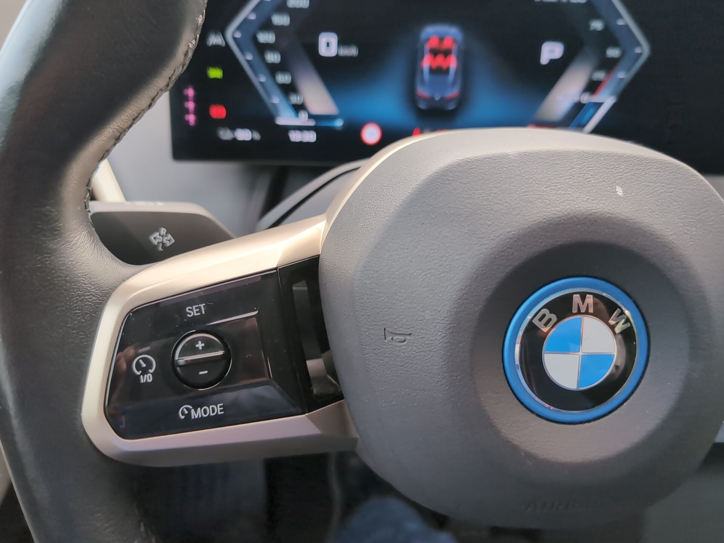 BMW iX M60 color Azul. Año 2023. 455KW(619CV). Elétrico. En concesionario Caetano Aveiro de Aveiro