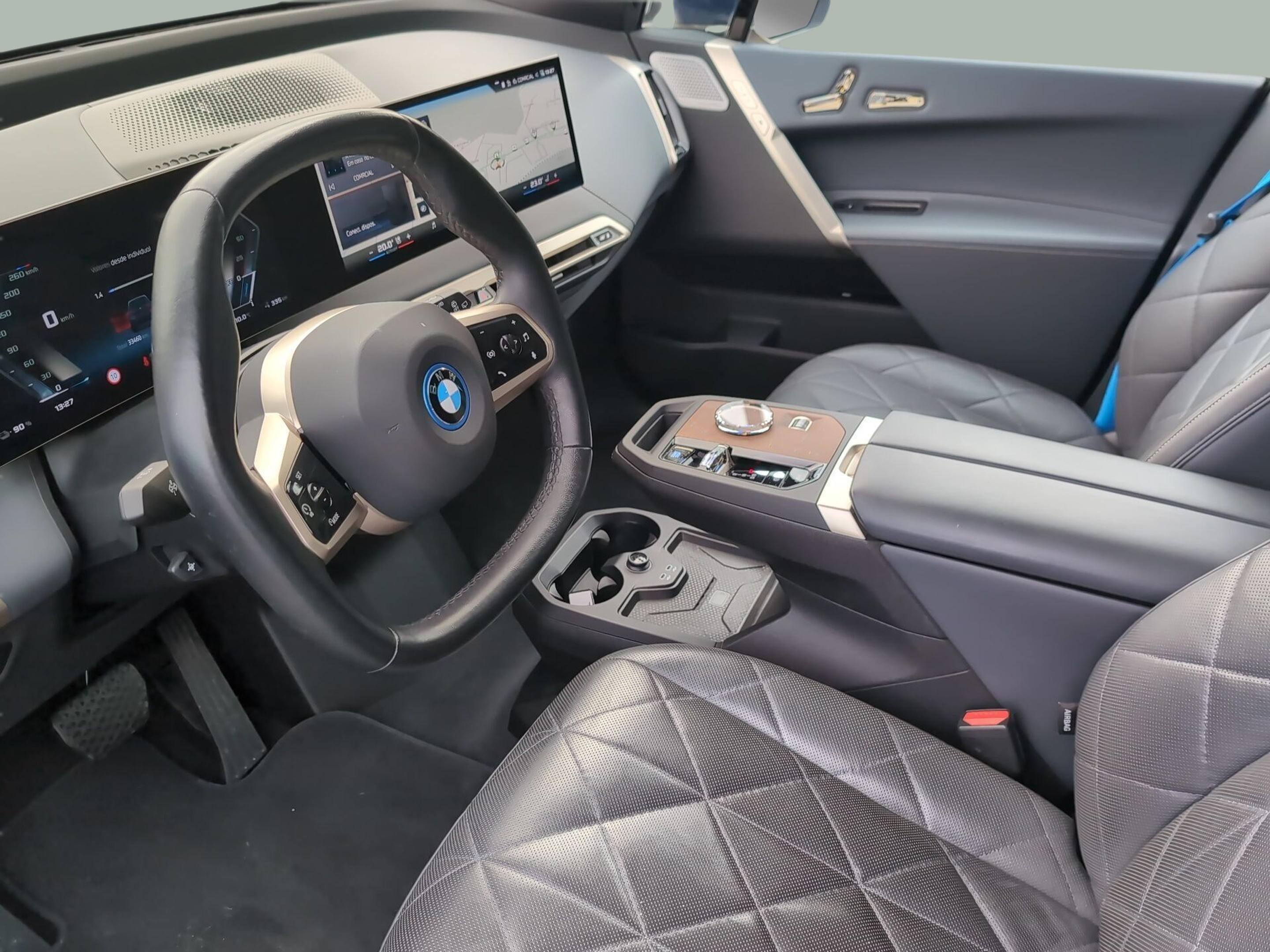 BMW iX M60 color Azul. Año 2023. 455KW(619CV). Elétrico. En concesionario Caetano Santa Maria da Feira de Santa Maria da Feira