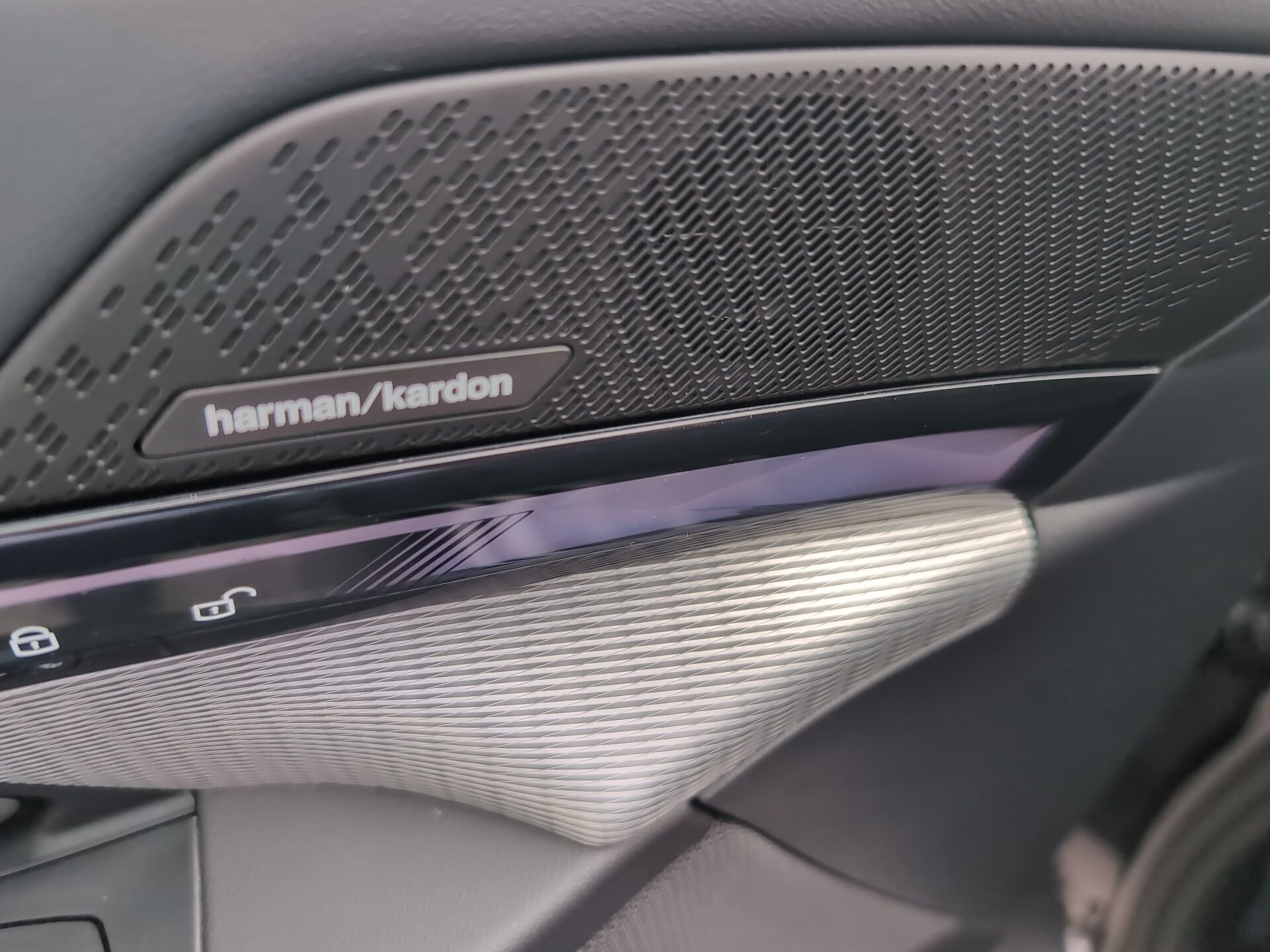 BMW i5 eDrive40 color Gris. Año 2025. 250KW(340CV). Elétrico. En concesionario Caetano Baviera Aveiro de Aveiro