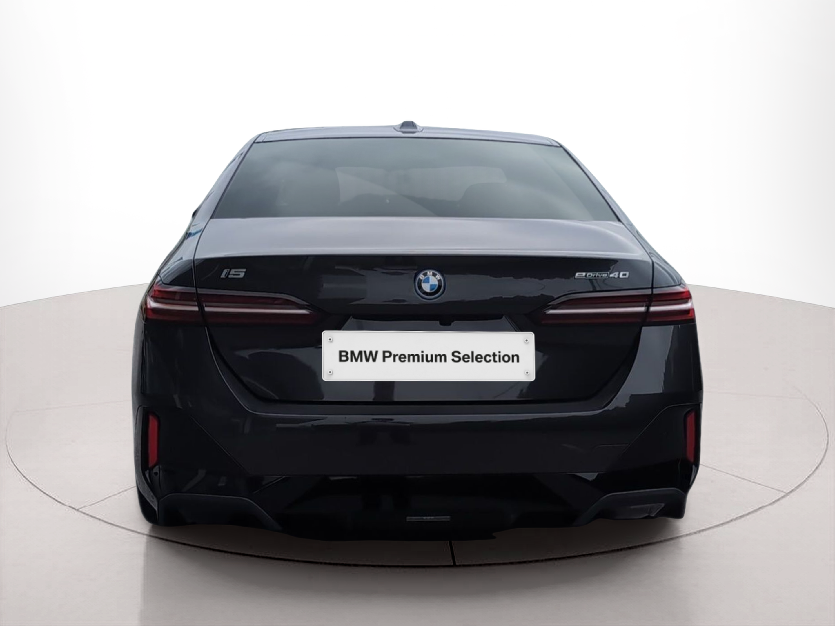 BMW i5 eDrive40 color Gris. Año 2025. 250KW(340CV). Elétrico. En concesionario Caetano Baviera Aveiro de Aveiro