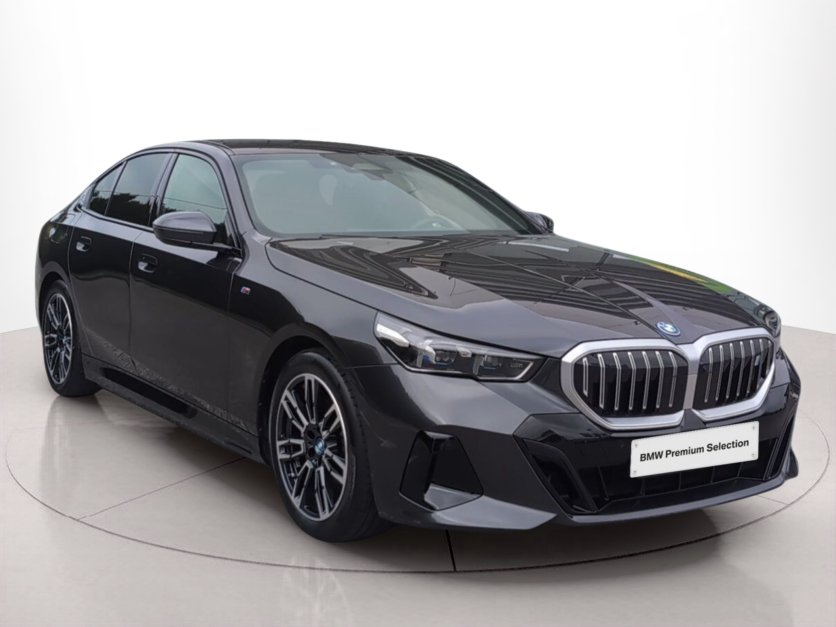 BMW i5 eDrive40 color Gris. Año 2025. 250KW(340CV). Elétrico. En concesionario Caetano Baviera Aveiro de Aveiro