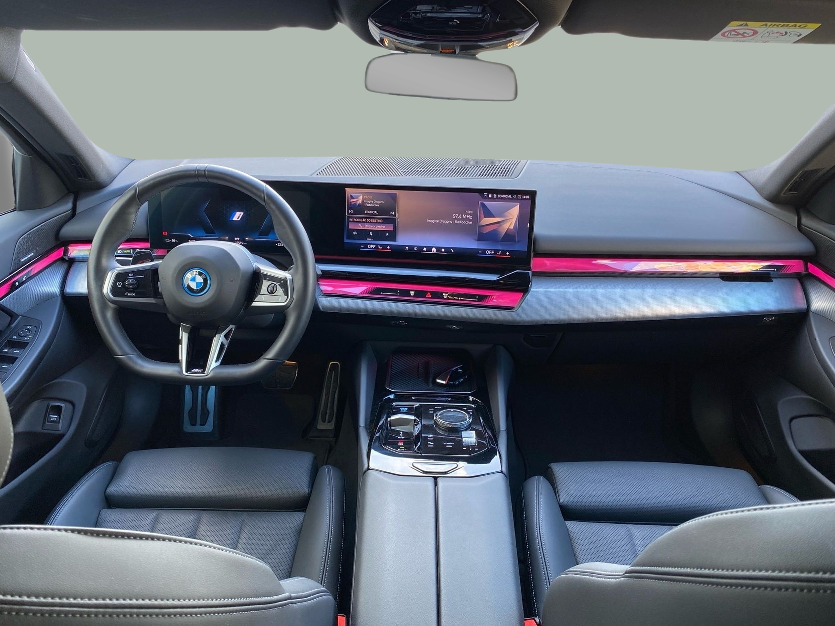 BMW i5 eDrive40 color Negro. Año 2024. 250KW(340CV). Elétrico. En concesionario Caetano Baviera Lisboa de Lisboa