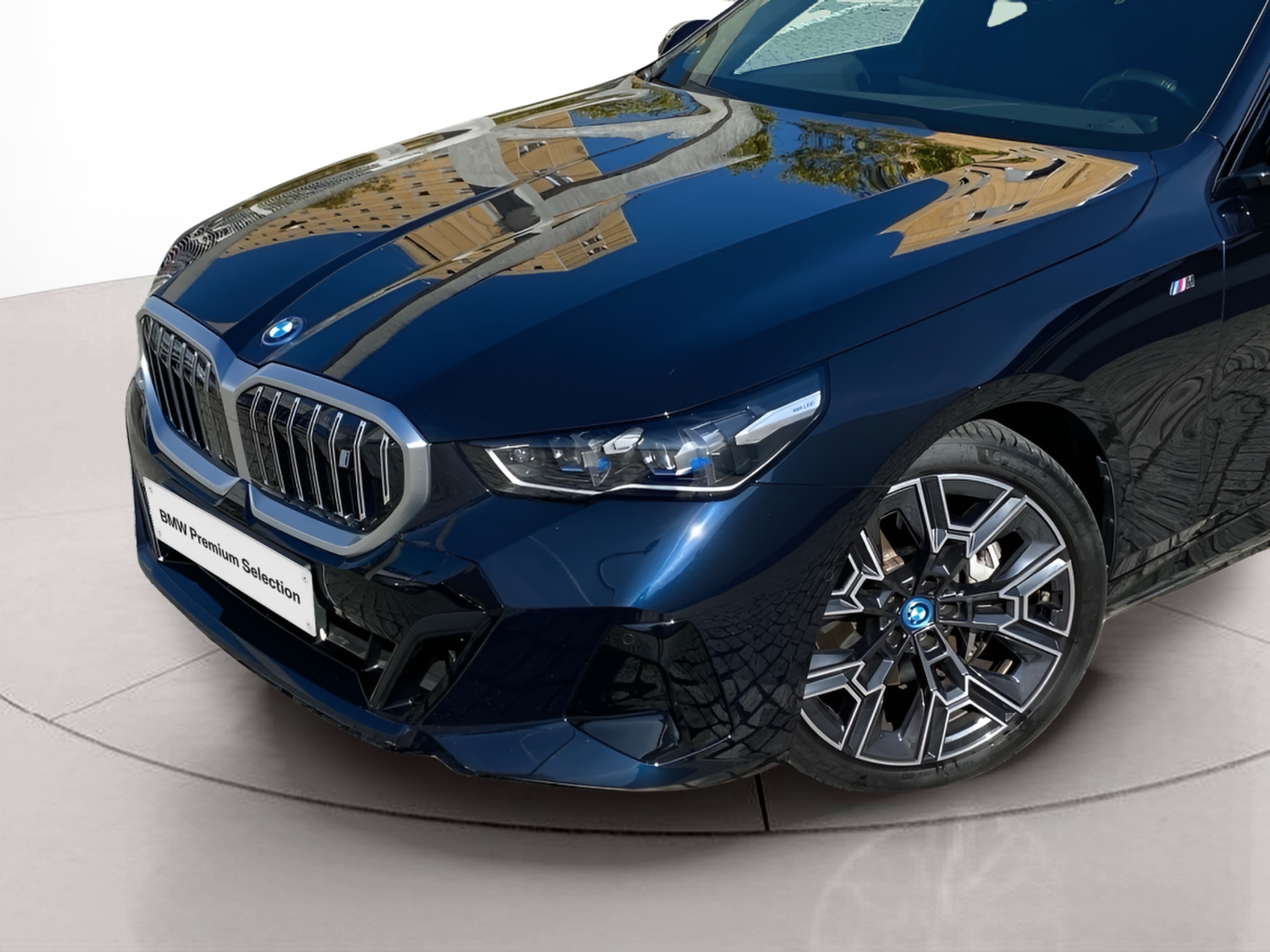 BMW i5 eDrive40 color Negro. Año 2024. 250KW(340CV). Elétrico. En concesionario Caetano Baviera Lisboa de Lisboa