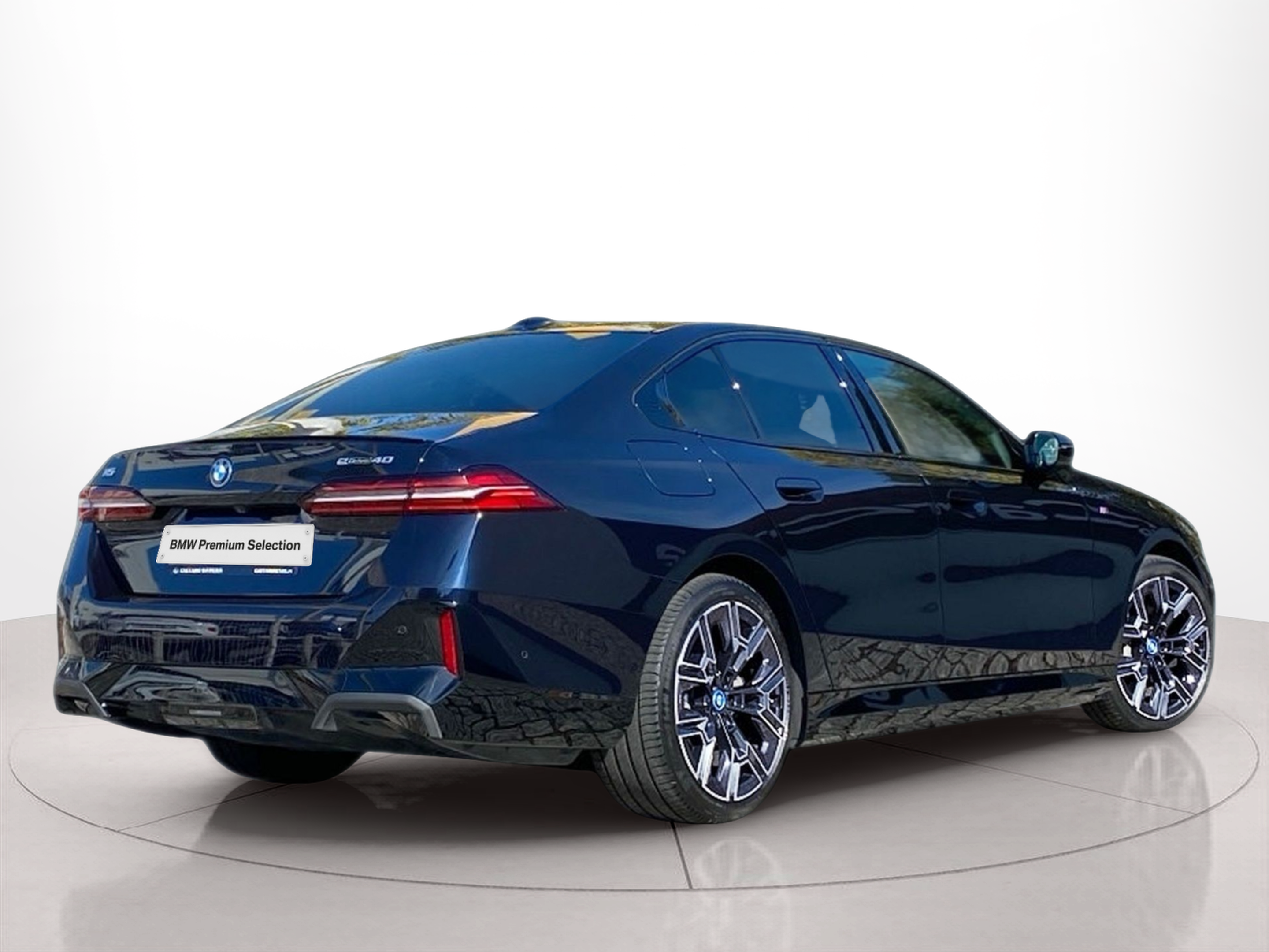 BMW i5 eDrive40 color Negro. Año 2024. 250KW(340CV). Elétrico. En concesionario Caetano Baviera Lisboa de Lisboa