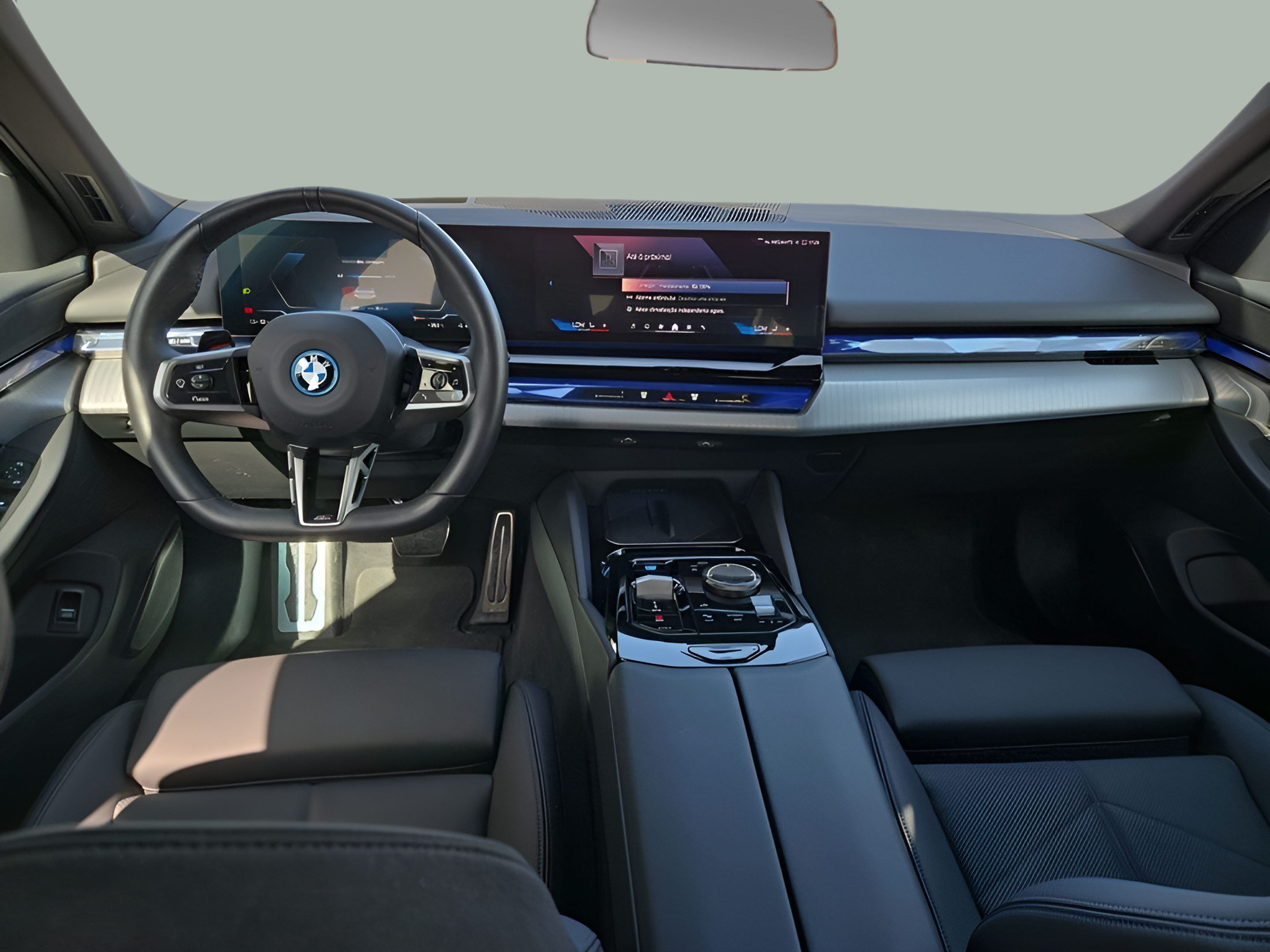 BMW i5 eDrive40 color Blanco. Año 2025. 250KW(340CV). Elétrico. En concesionario Caetano Baviera Faro de Faro