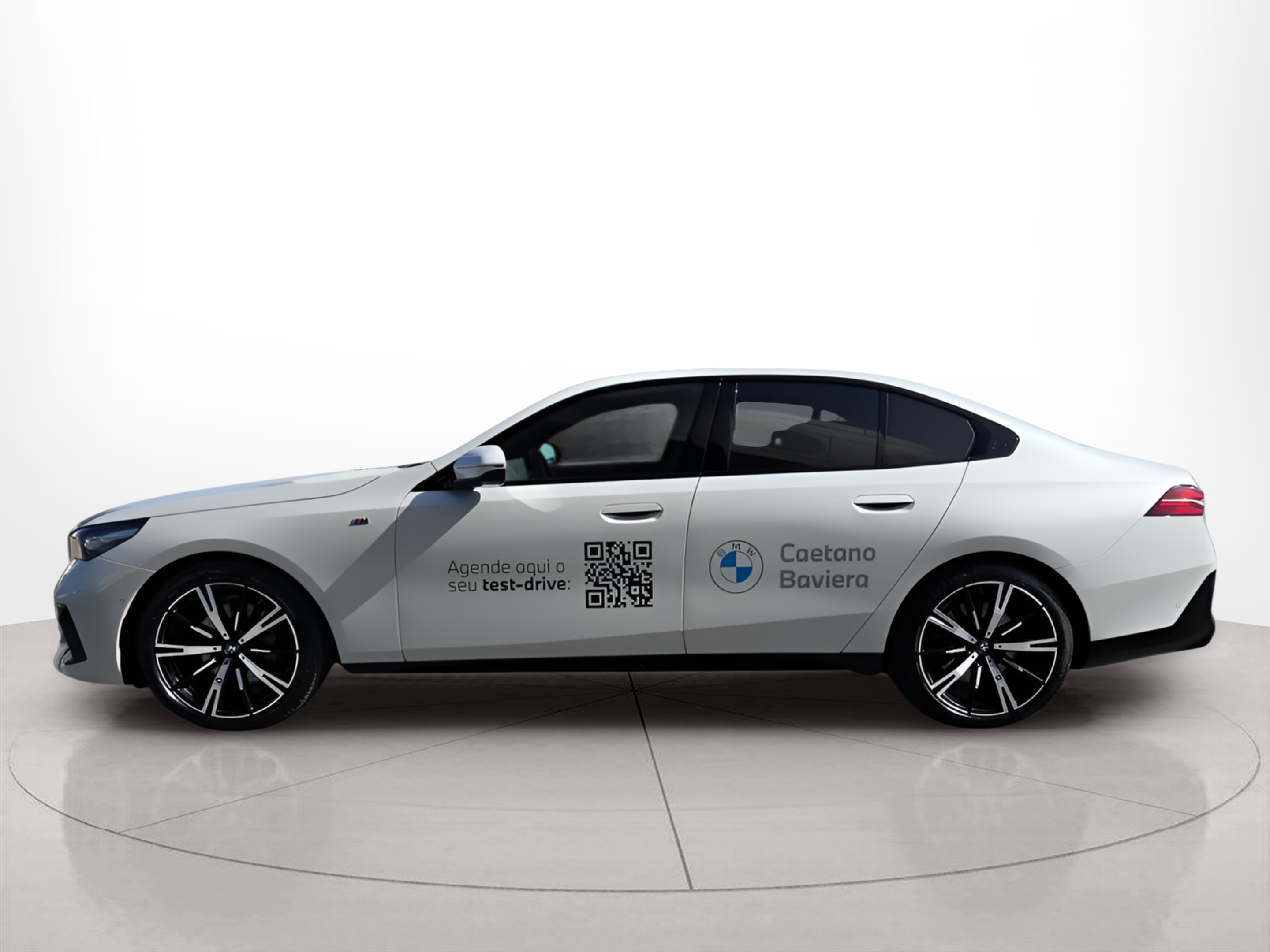 Fotos de BMW i5 eDrive40 color Blanco. Año 2025. 250KW(340CV). Elétrico. En concesionario Caetano Baviera Faro de Faro