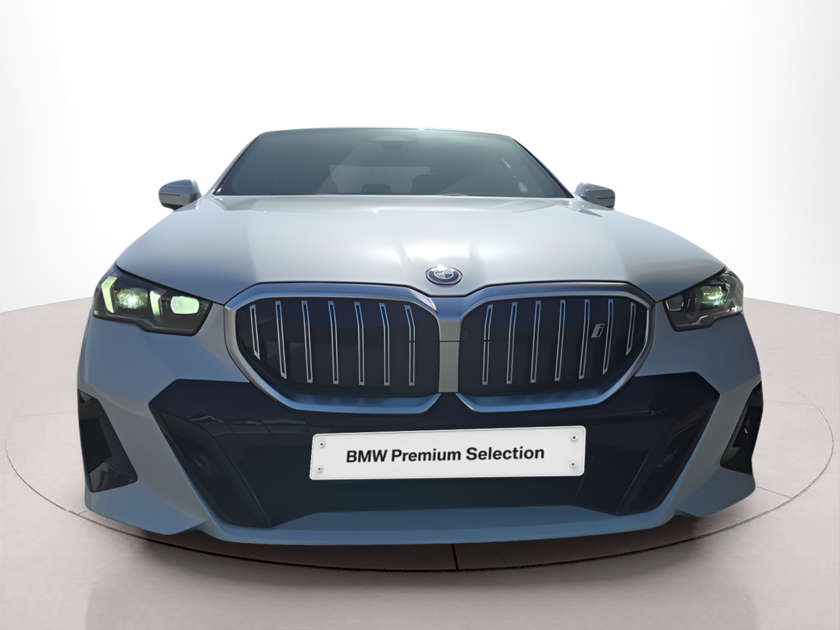 Fotos de BMW i5 eDrive40 color Blanco. Año 2025. 250KW(340CV). Elétrico. En concesionario Caetano Baviera Faro de Faro