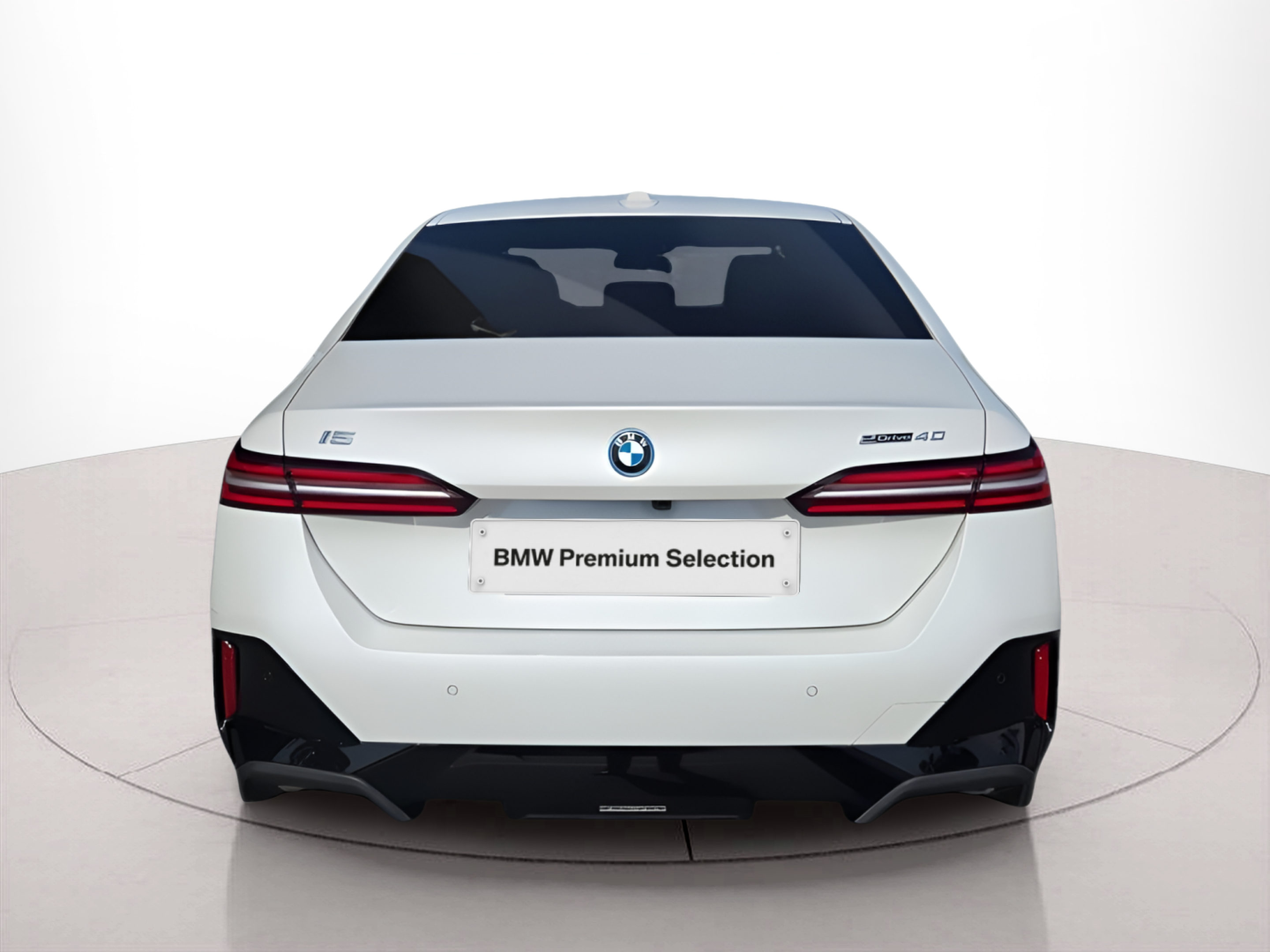 BMW i5 eDrive40 color Blanco. Año 2025. 250KW(340CV). Elétrico. En concesionario Caetano Baviera Faro de Faro