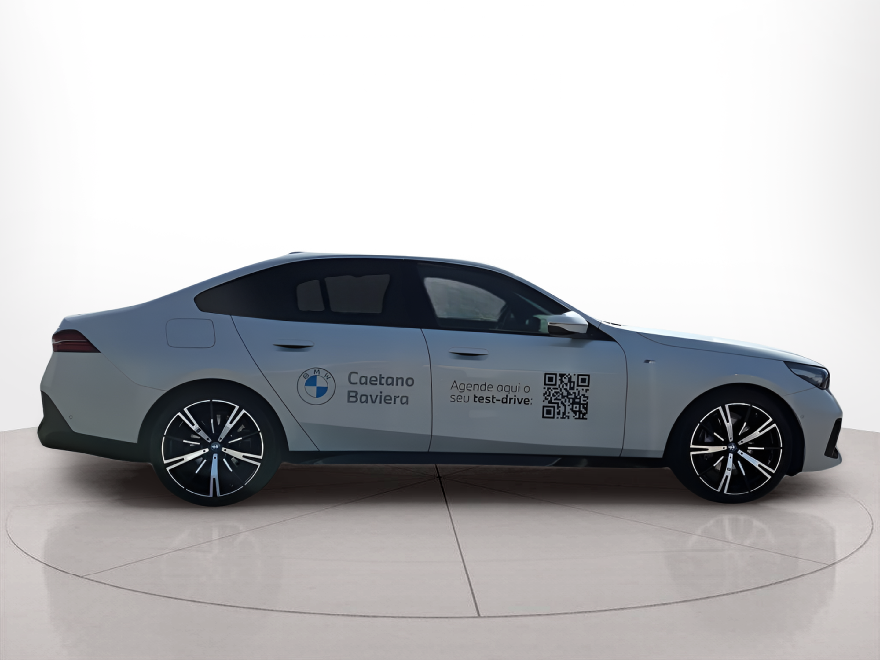 BMW i5 eDrive40 color Blanco. Año 2025. 250KW(340CV). Elétrico. En concesionario Caetano Baviera Faro de Faro