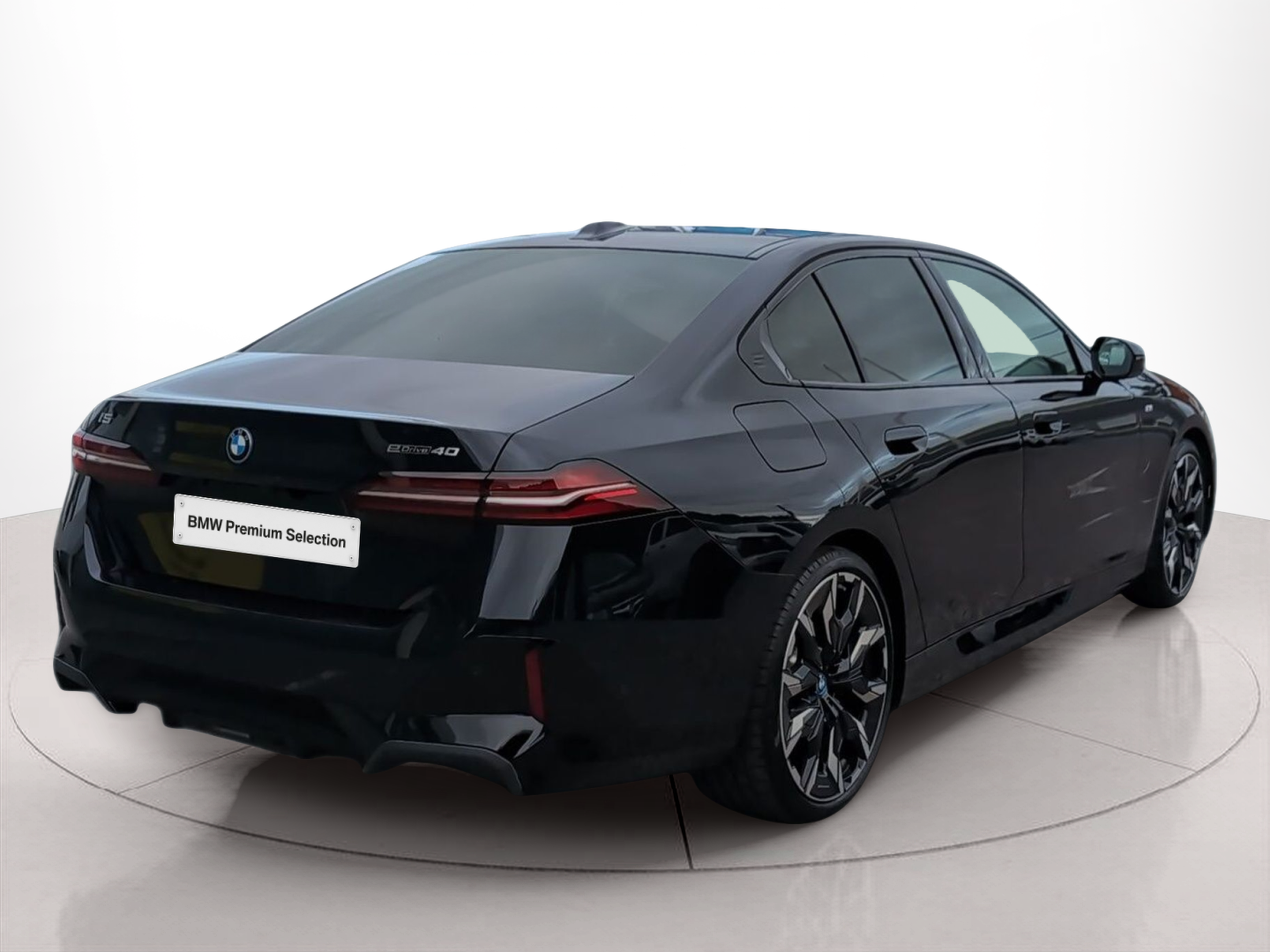 BMW i5 eDrive40 color Negro. Año 2023. 250KW(340CV). Elétrico. En concesionario Caetano Baviera Aveiro de Aveiro