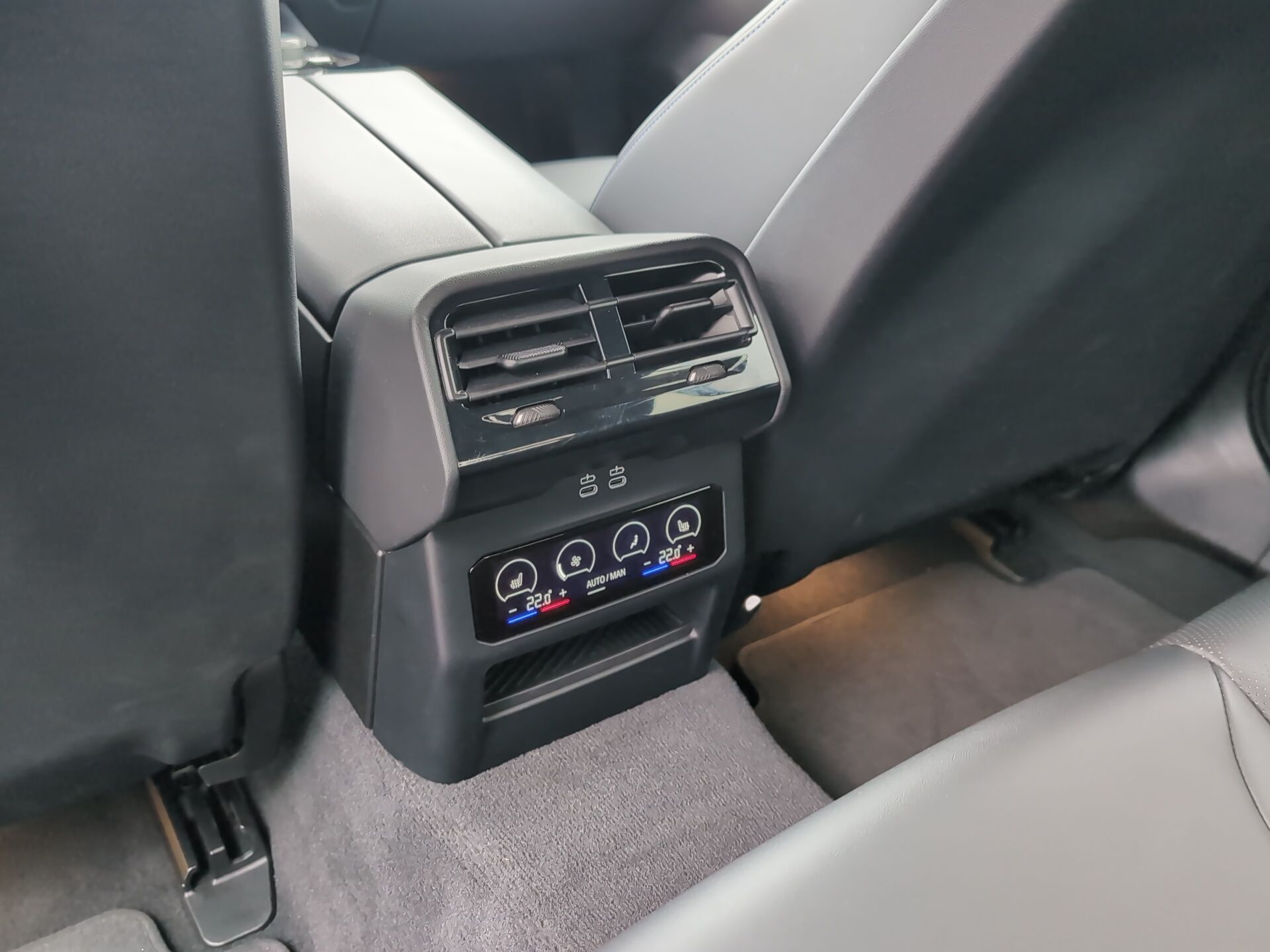 BMW i5 eDrive40 color Negro. Año 2023. 250KW(340CV). Elétrico. En concesionario Caetano Baviera Aveiro de Aveiro