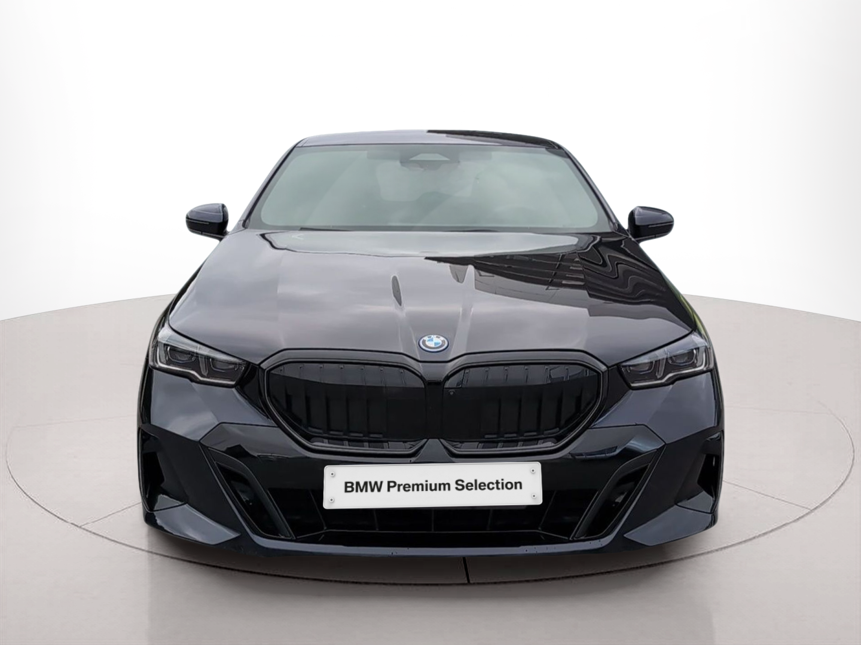 BMW i5 eDrive40 color Negro. Año 2023. 250KW(340CV). Elétrico. En concesionario Caetano Baviera Aveiro de Aveiro