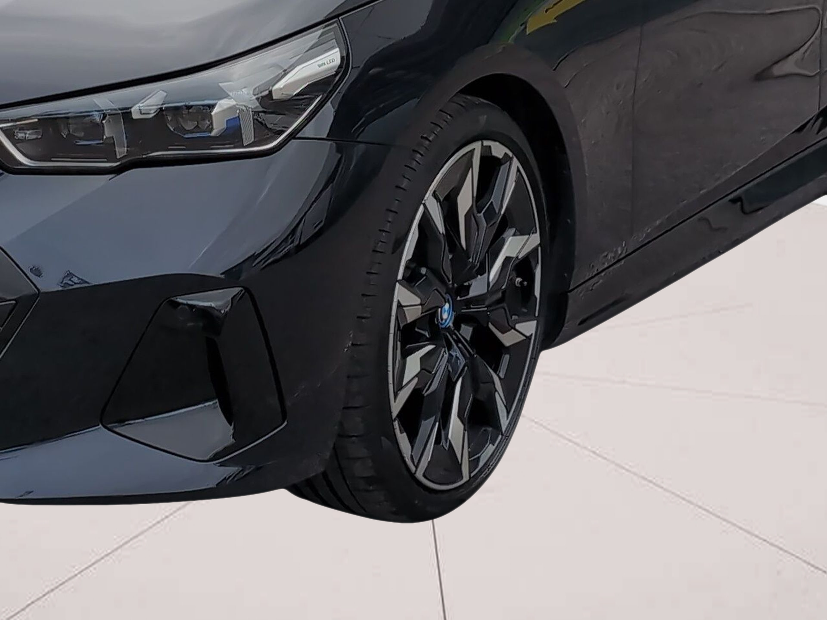 BMW i5 eDrive40 color Negro. Año 2023. 250KW(340CV). Elétrico. En concesionario Caetano Baviera Aveiro de Aveiro