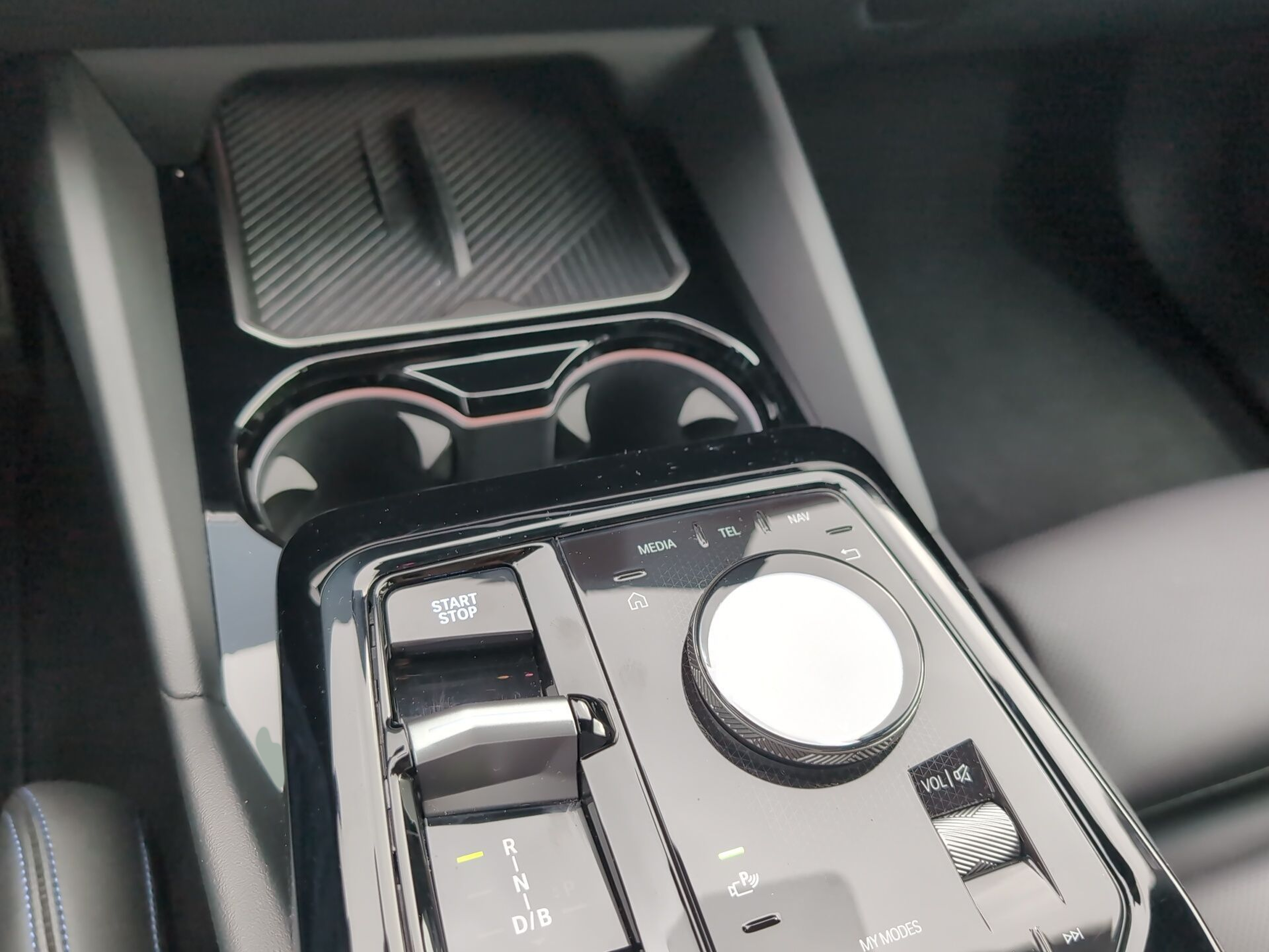 BMW i5 eDrive40 color Negro. Año 2023. 250KW(340CV). Elétrico. En concesionario Caetano Baviera Aveiro de Aveiro