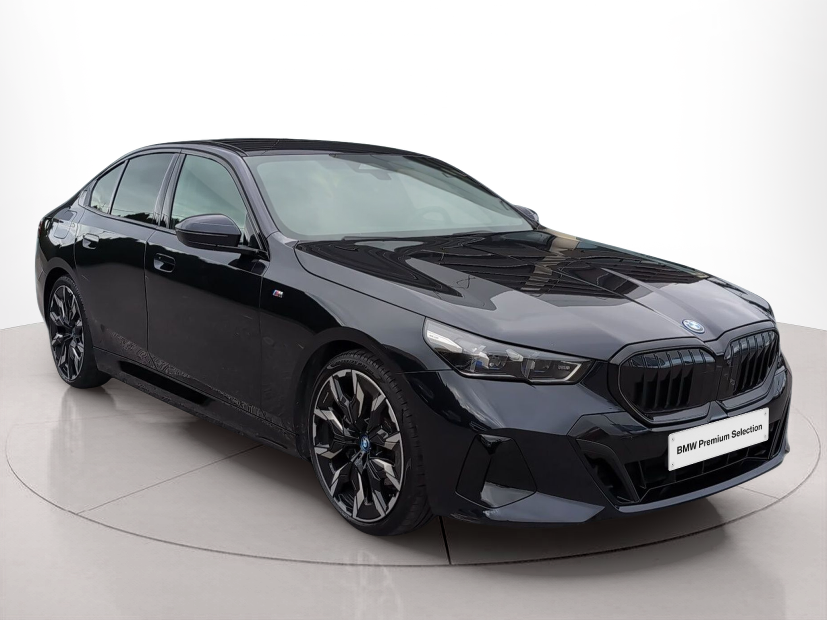 BMW i5 eDrive40 color Negro. Año 2023. 250KW(340CV). Elétrico. En concesionario Caetano Baviera Aveiro de Aveiro