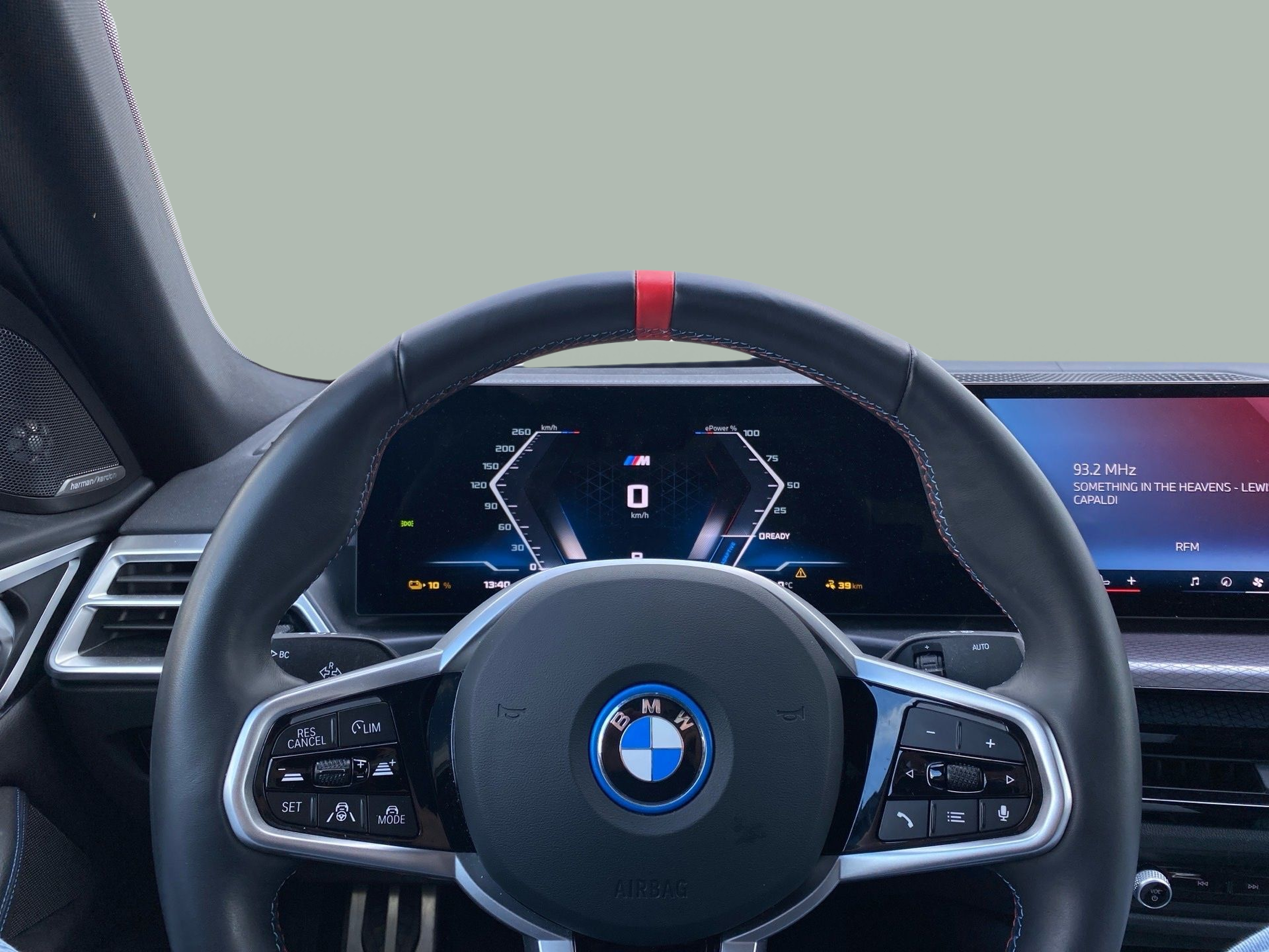 BMW i4 i4 M50 color Azul. Año 2025. 400KW(544CV). Elétrico. En concesionario Caetano Lisboa de Lisboa