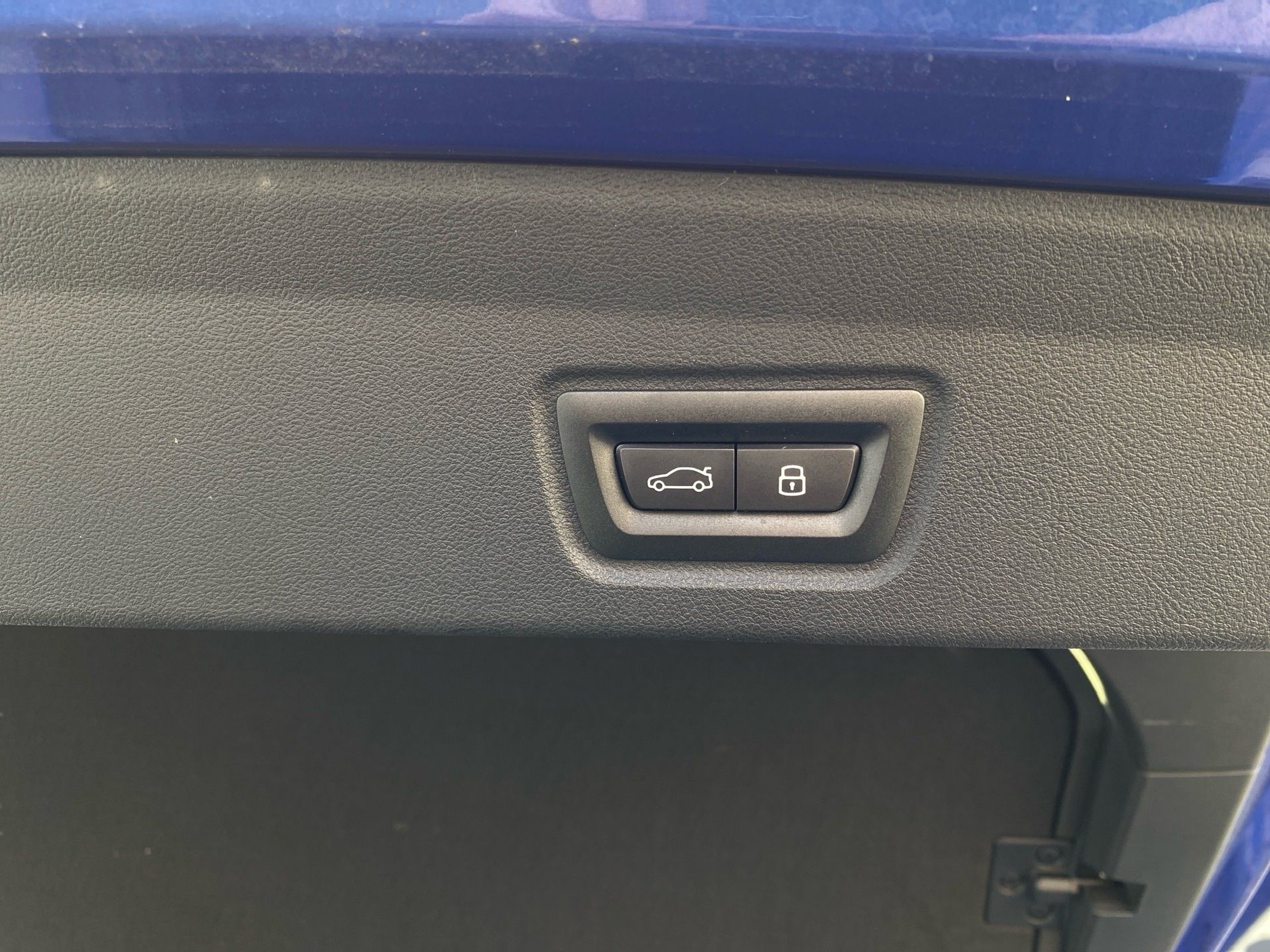 BMW i4 i4 M50 color Azul. Año 2025. 400KW(544CV). Elétrico. En concesionario Caetano Lisboa de Lisboa