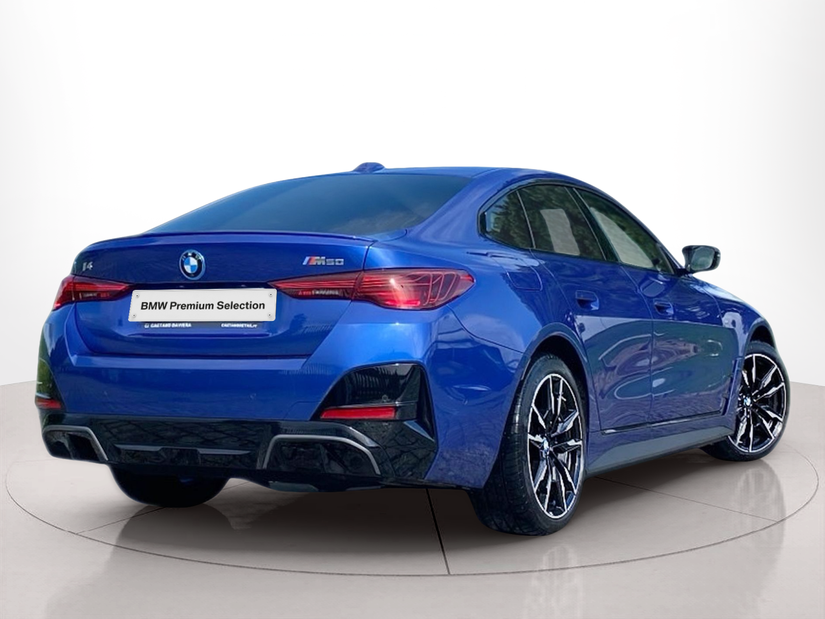 BMW i4 i4 M50 color Azul. Año 2024. 400KW(544CV). Elétrico. En concesionario Caetano Cascais de Cascais