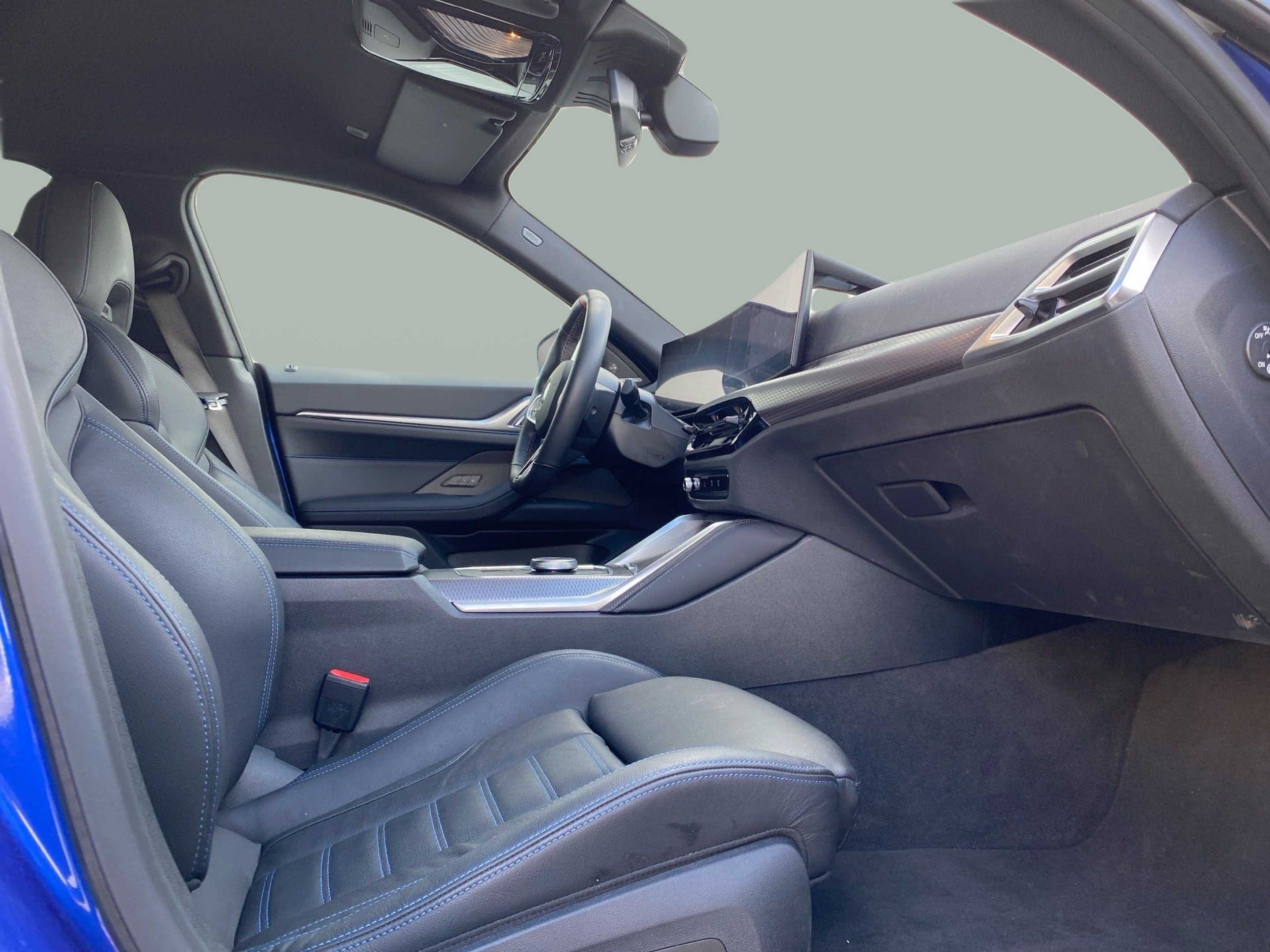 BMW i4 i4 M50 color Azul. Año 2024. 400KW(544CV). Elétrico. En concesionario Caetano Cascais de Cascais