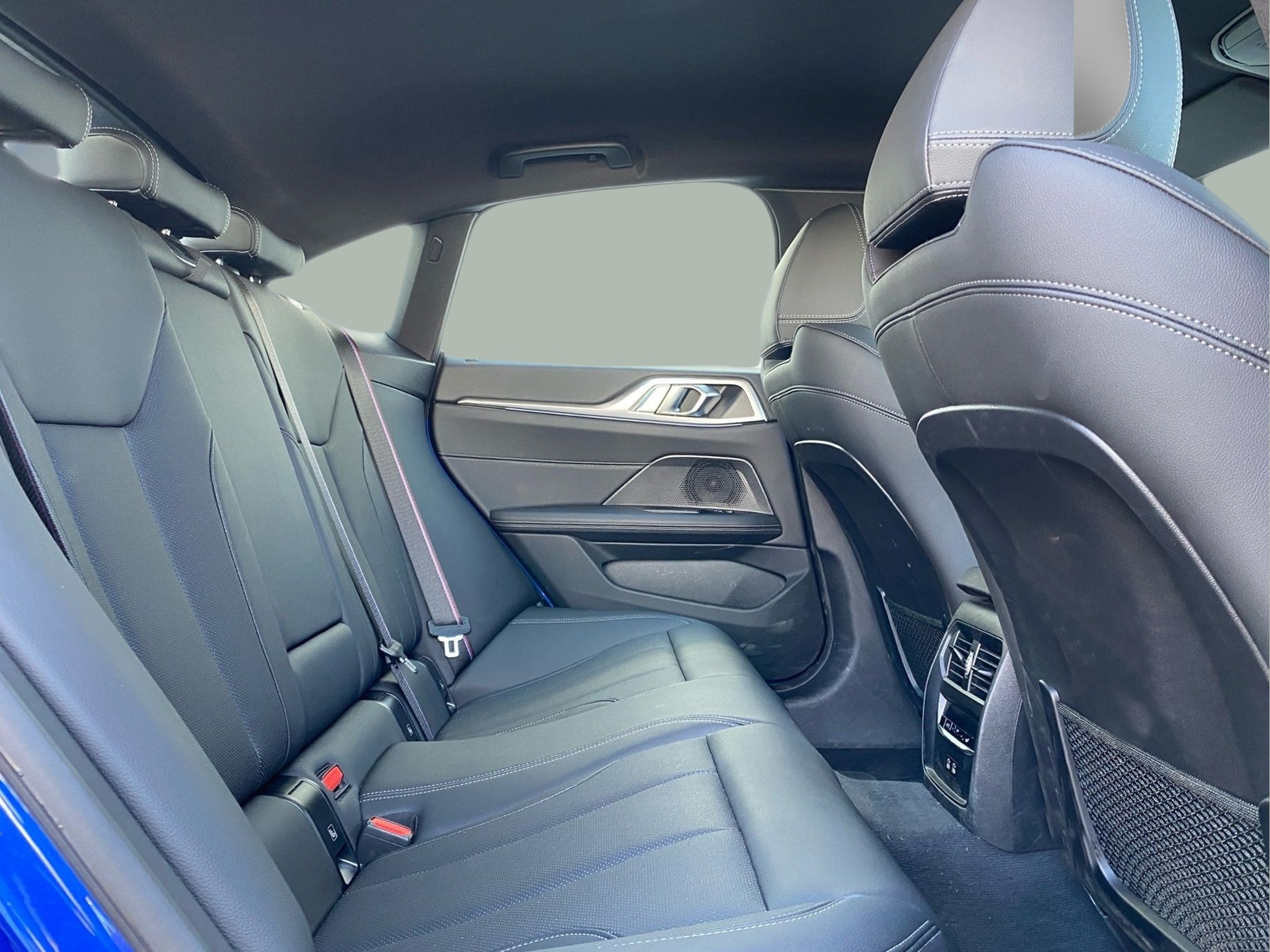 BMW i4 i4 eDrive35 color Azul. Año 2023. 210KW(286CV). Elétrico. En concesionario Caetano Lisboa de Lisboa