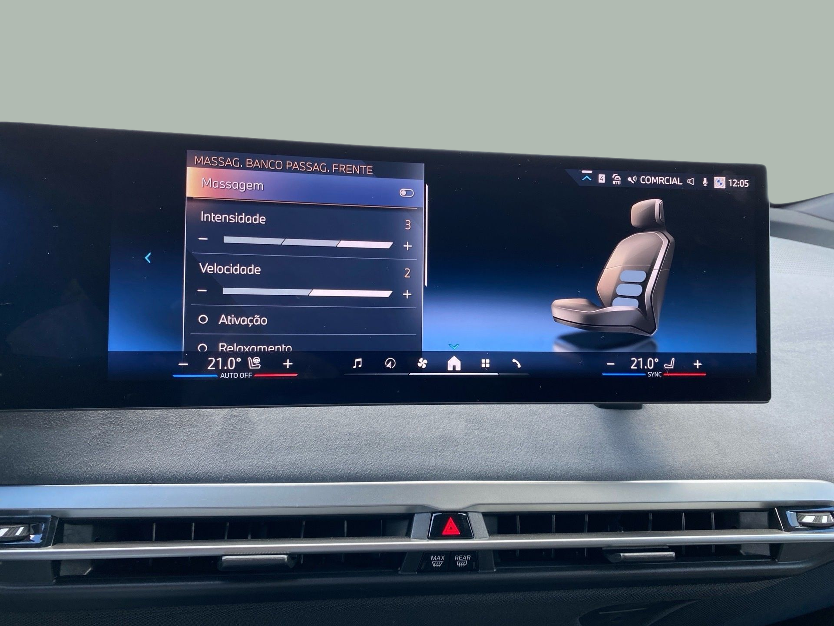 BMW iX xDrive45 color Negro. Año 2025. 300KW(408CV). Elétrico. En concesionario Caetano Lisboa de Lisboa