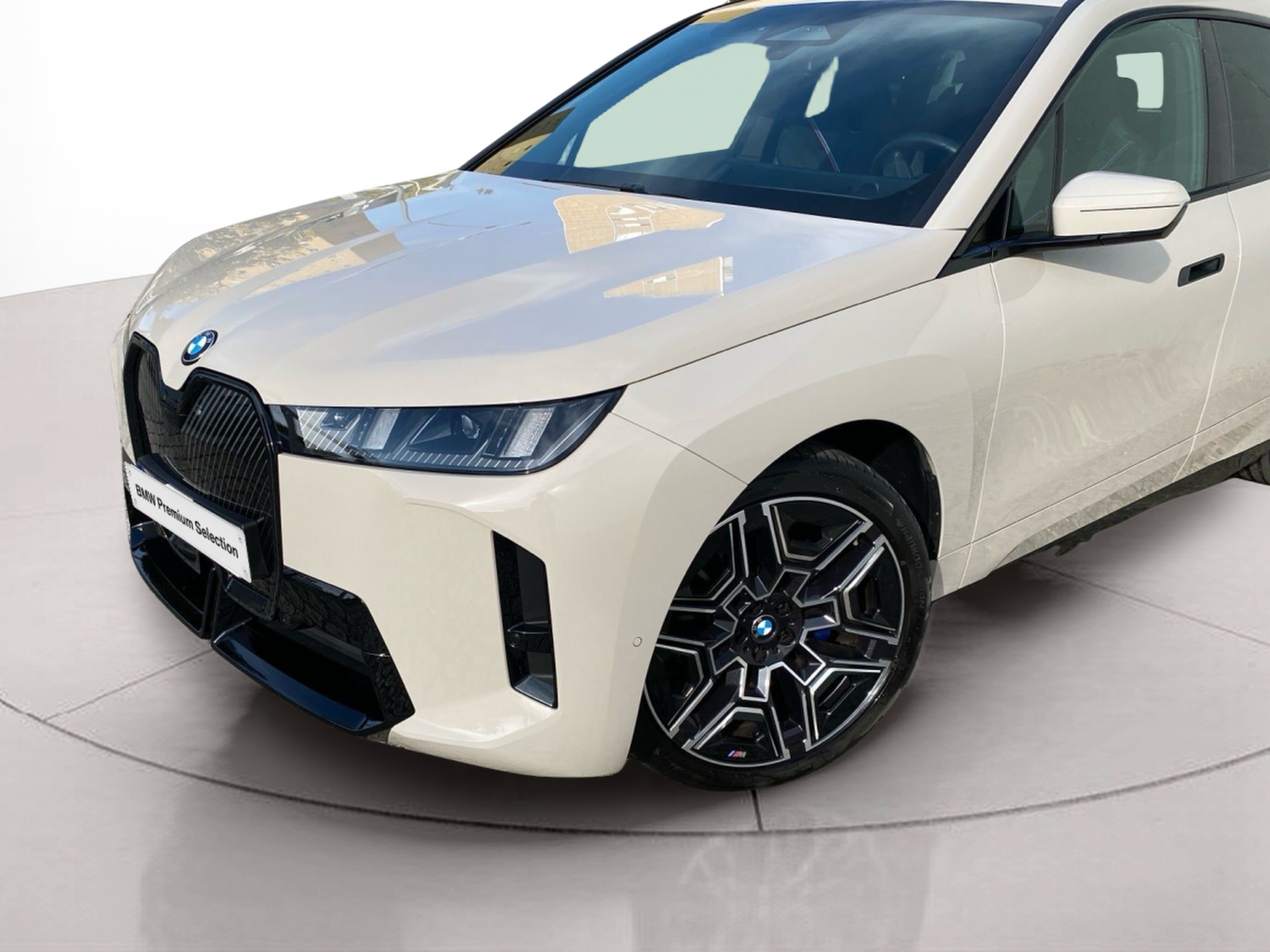 BMW iX xDrive45 color Gris. Año 2025. 300KW(408CV). Elétrico. En concesionario Caetano Cascais de Cascais