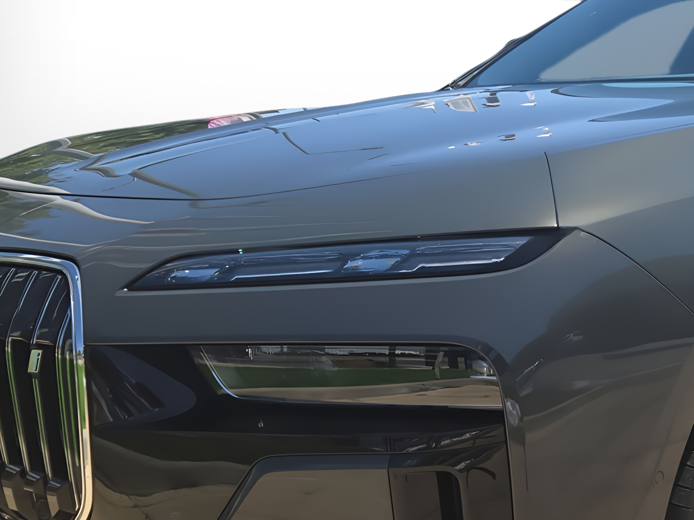 BMW I7 eDrive50 color Gris. Año 2024. 335KW(455CV). Elétrico. En concesionario Caetano Portimão de Portimão