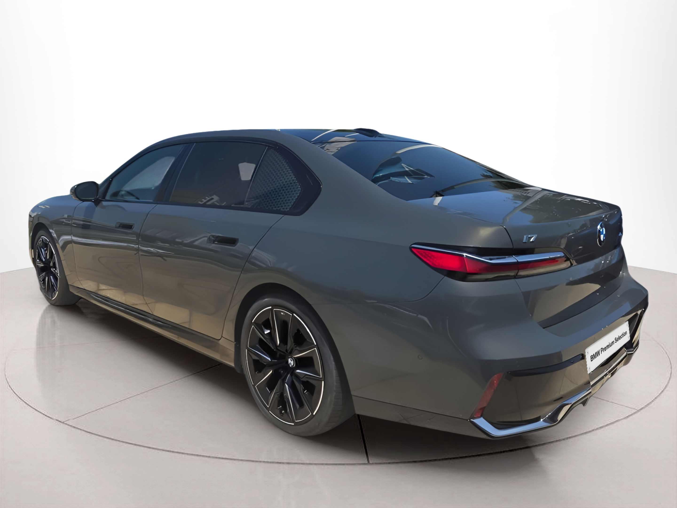 BMW I7 eDrive50 color Gris. Año 2024. 335KW(455CV). Elétrico. En concesionario Caetano Portimão de Portimão