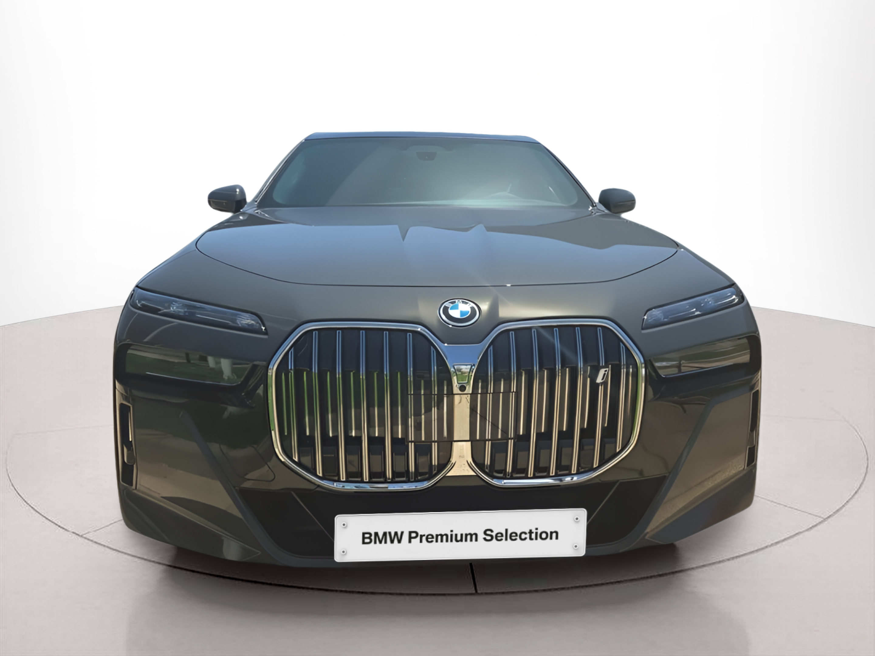 Fotos de BMW I7 eDrive50 color Gris. Año 2024. 335KW(455CV). Elétrico. En concesionario Caetano Portimão de Portimão