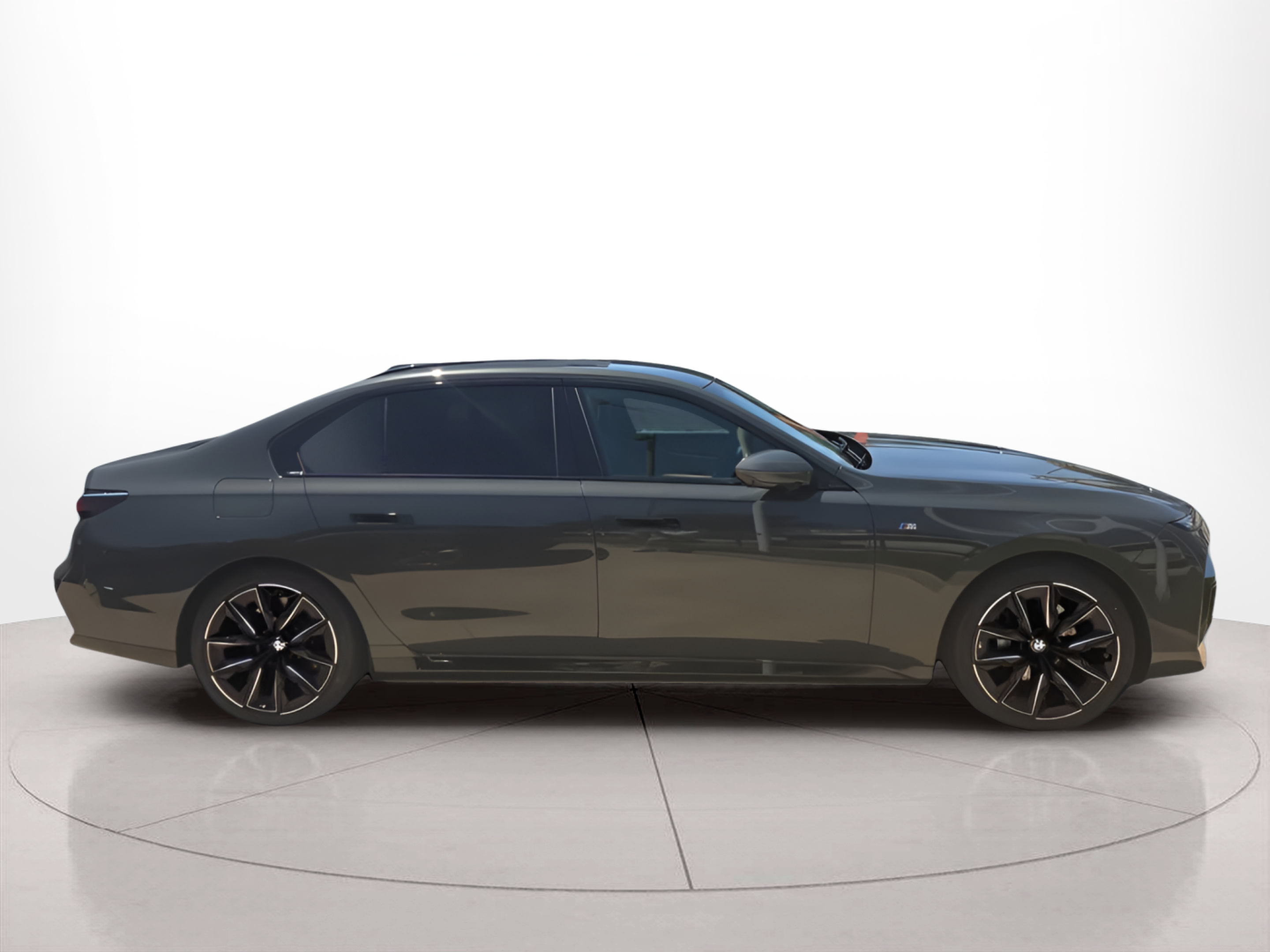 BMW I7 eDrive50 color Gris. Año 2024. 335KW(455CV). Elétrico. En concesionario Caetano Portimão de Portimão