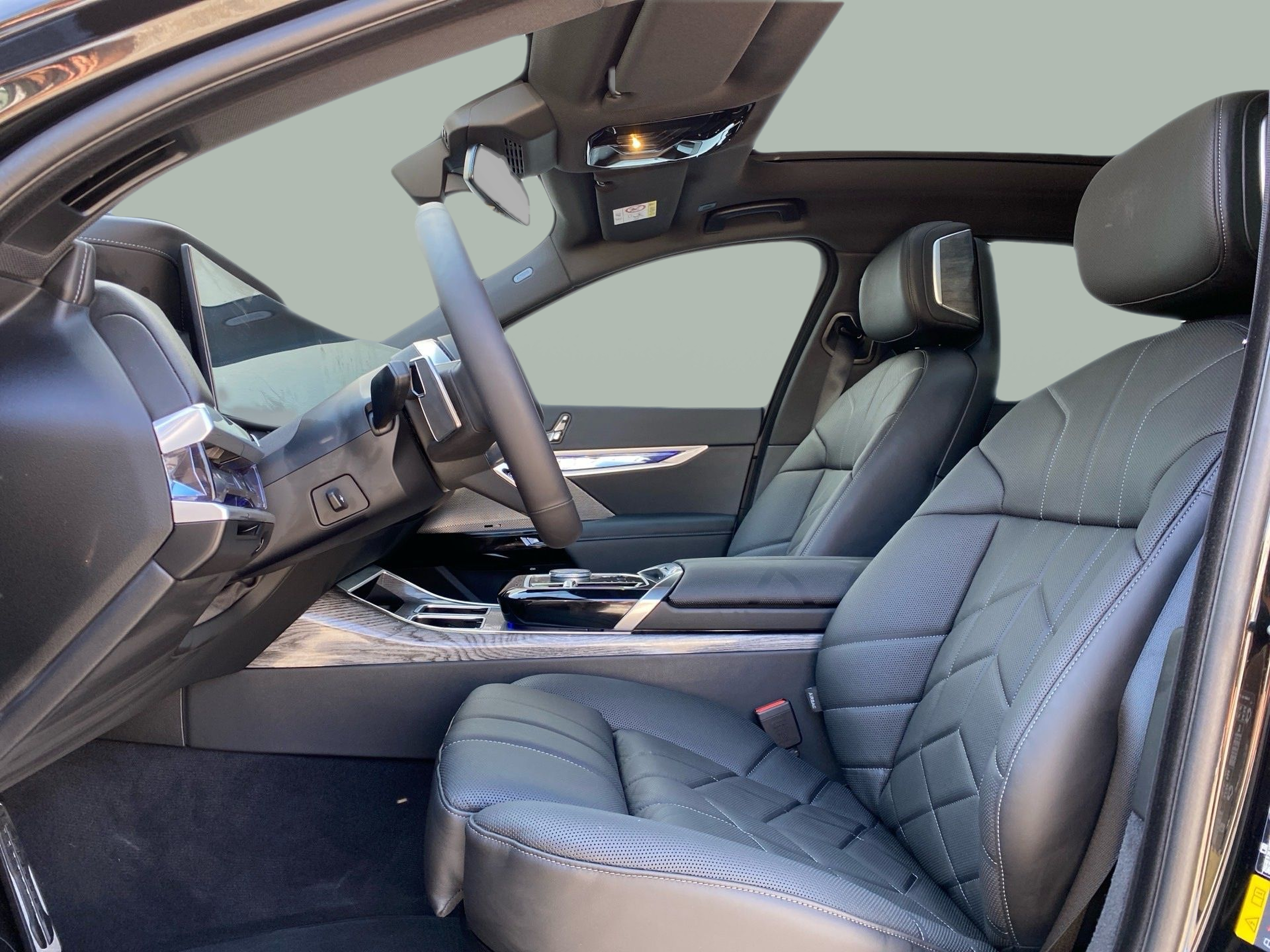 BMW I7 eDrive50 color Negro. Año 2025. 335KW(455CV). Elétrico. En concesionario Caetano Lisboa de Lisboa