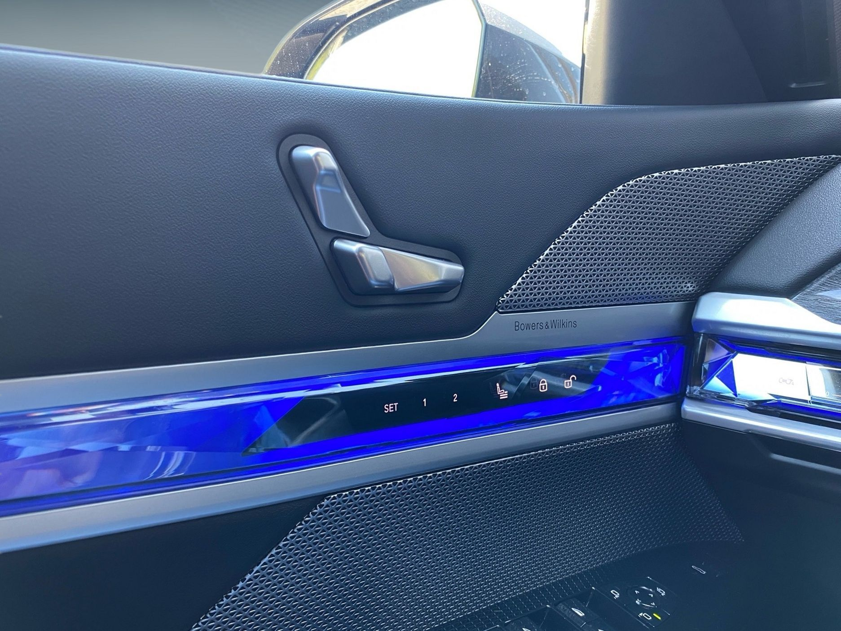 BMW I7 eDrive50 color Negro. Año 2025. 335KW(455CV). Elétrico. En concesionario Caetano Lisboa de Lisboa