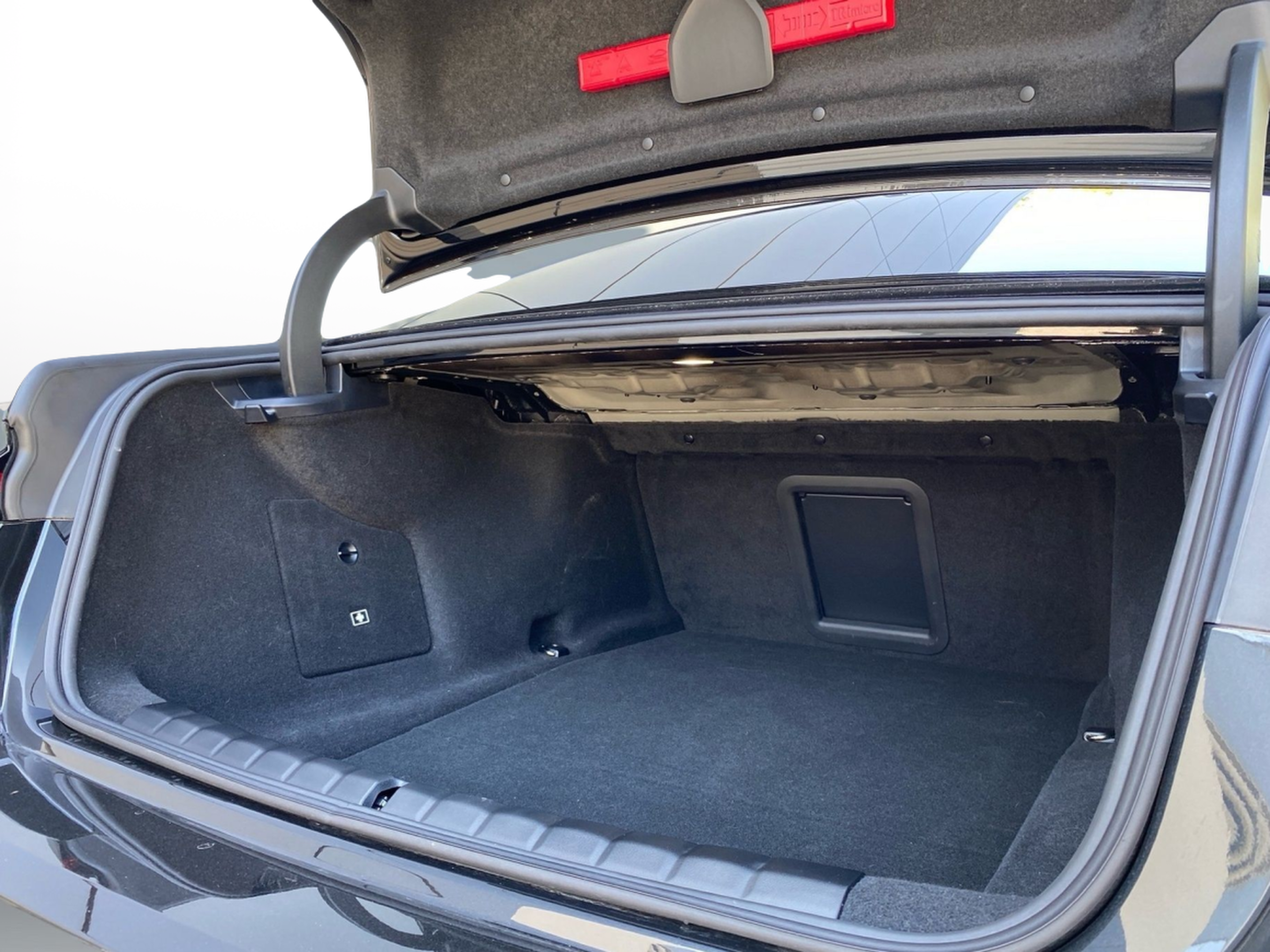 BMW I7 eDrive50 color Negro. Año 2025. 335KW(455CV). Elétrico. En concesionario Caetano Lisboa de Lisboa